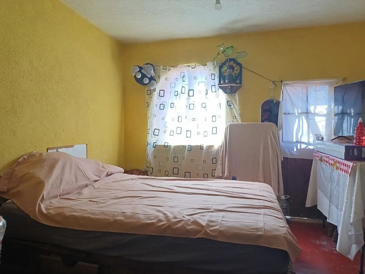 Casa Juan Aldama-Fixer Upper — San Rafael, San Miguel de Allende — photo 12 — bright, cheerful bedroom with authentic charm