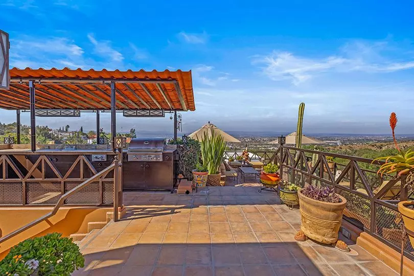 Casa Raul — Balcones, San Miguel de Allende — photo 13 — panoramic hilltop terrace, stunning valley views