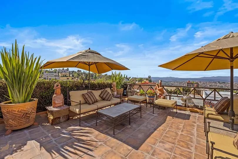 Casa Raul — Balcones, San Miguel de Allende — photo 14 — panoramic rooftop terrace, breathtaking valley views