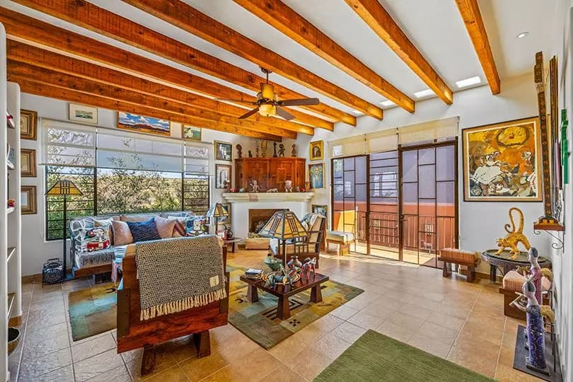 Casa Raul — Balcones, San Miguel de Allende — photo 7 — soaring beams, luminous gallery living