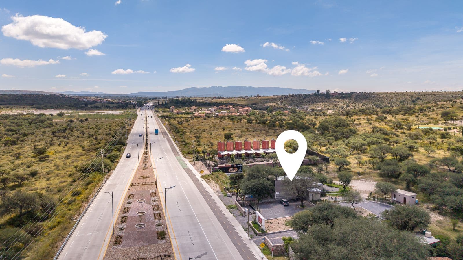 Cielo y Tierra — El Cortijo, San Miguel de Allende — photo 7 — panoramic highway views, countryside tranquility