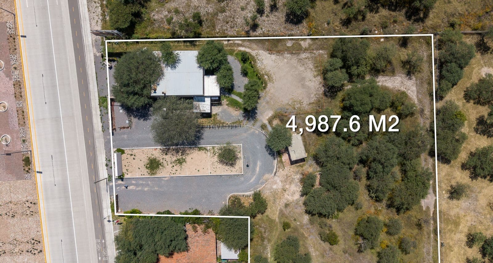 Cielo y Tierra — El Cortijo, San Miguel de Allende — photo 3 — expansive grounds, mature landscaping, architectural potential