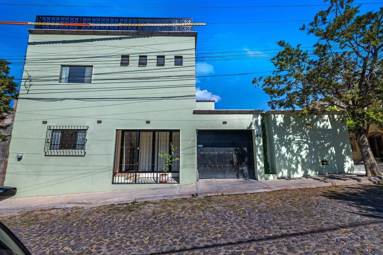 CASAS ANGEL & ANGELITO — La Lejona, San Miguel de Allende — photo 18 — charming contemporary home, abundant natural light