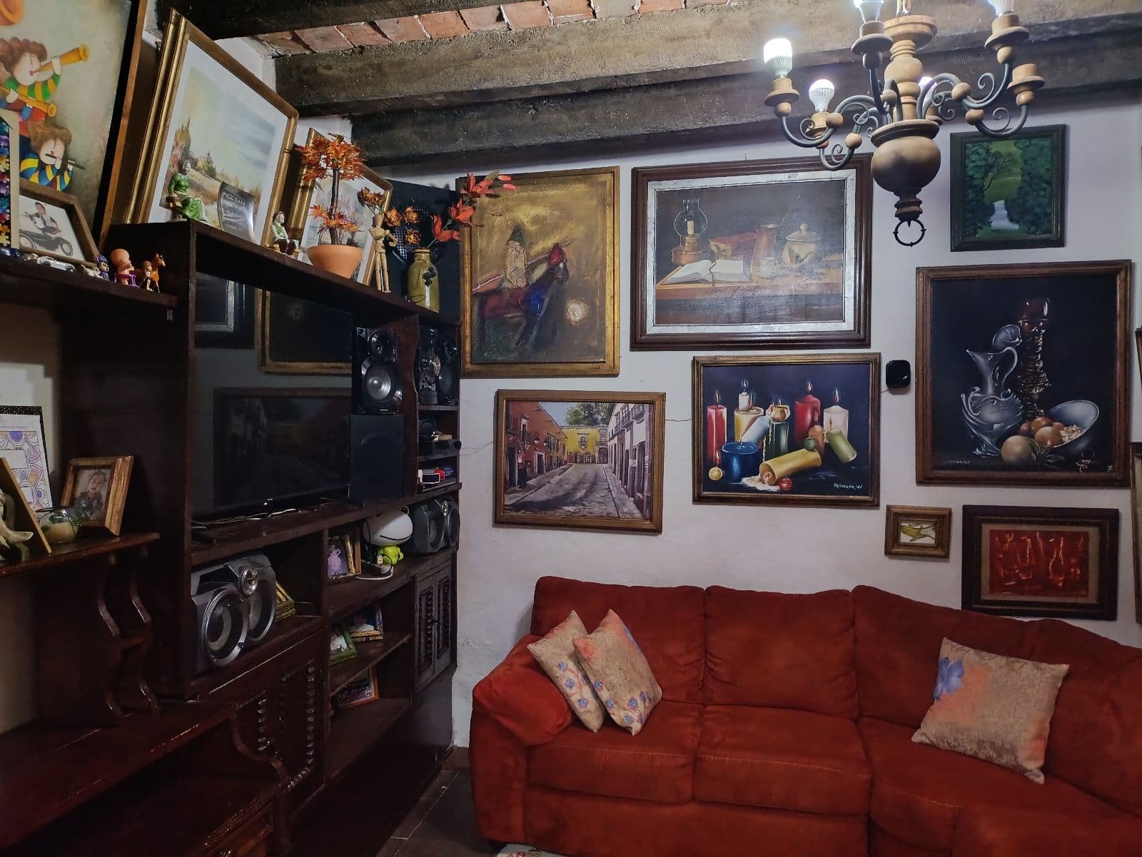 Casa y Casita en el Centro de San Miguel — Centro, San Miguel de Allende — photo 12 — charming colonial living with curated art