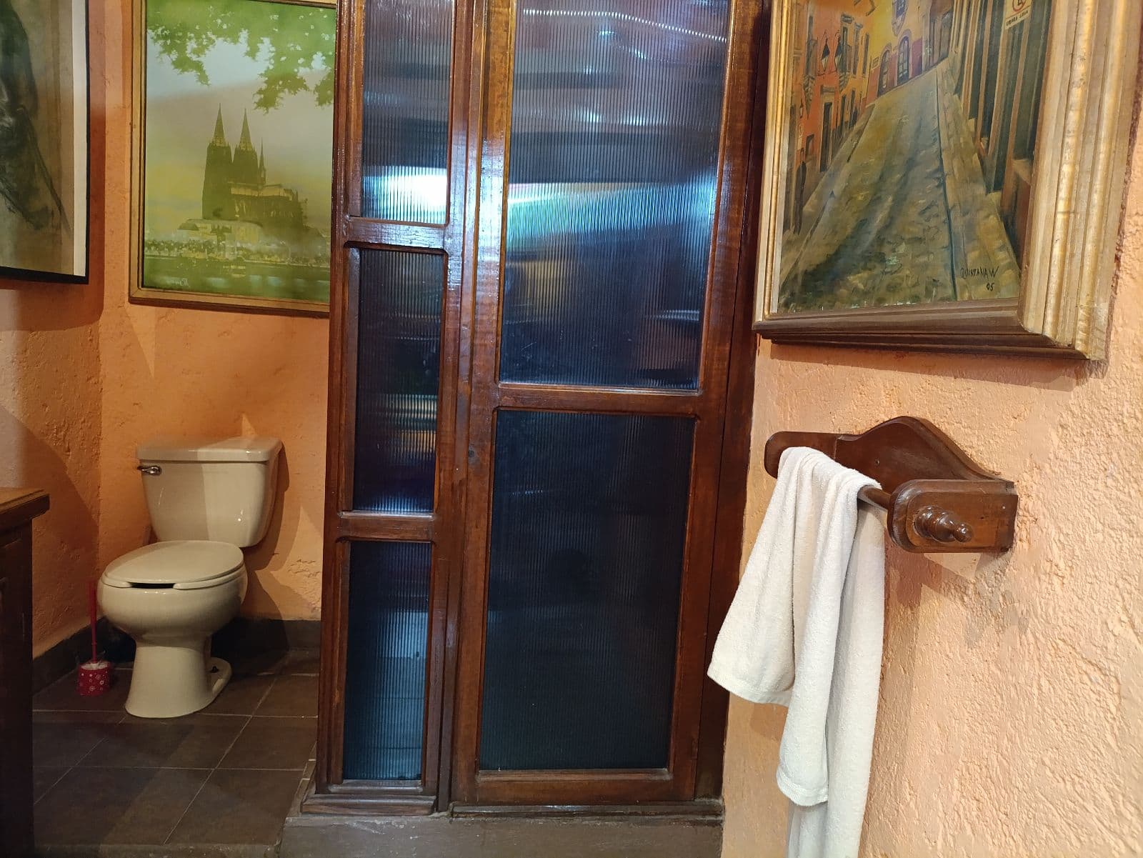 Casa y Casita en el Centro de San Miguel — Centro, San Miguel de Allende — photo 13 — charming rustic bathroom, authentic colonial character