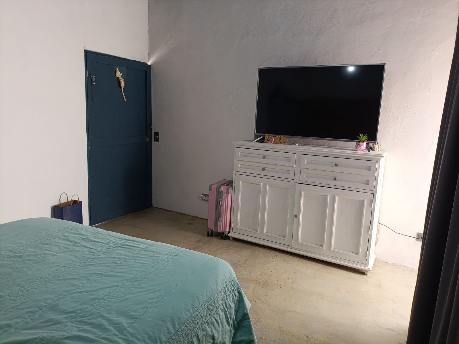 Casa y Casita en el Centro de San Miguel — Centro, San Miguel de Allende — photo 25 — bright, spacious bedroom with character