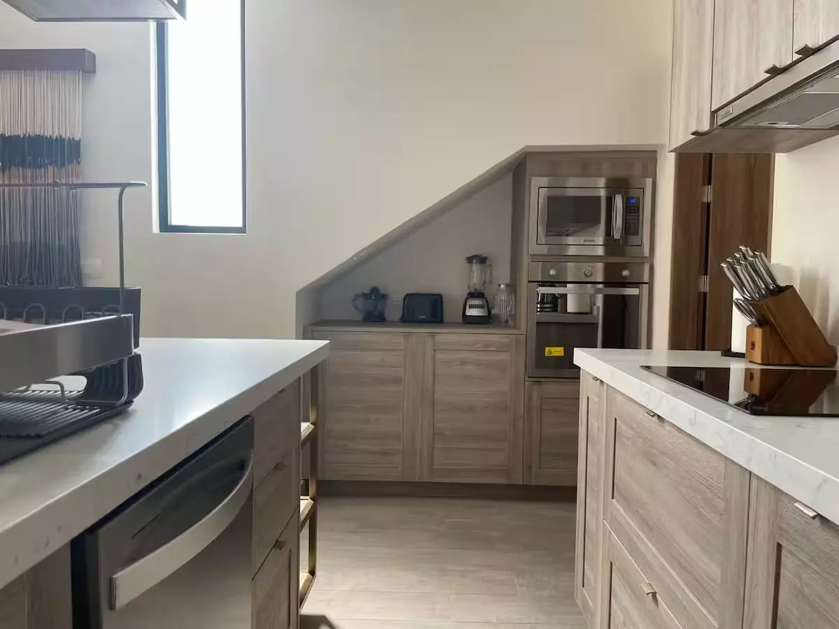 Casa Glenda — Barrio Santo, San Miguel de Allende — photo 4 — contemporary kitchen, refined minimalist elegance