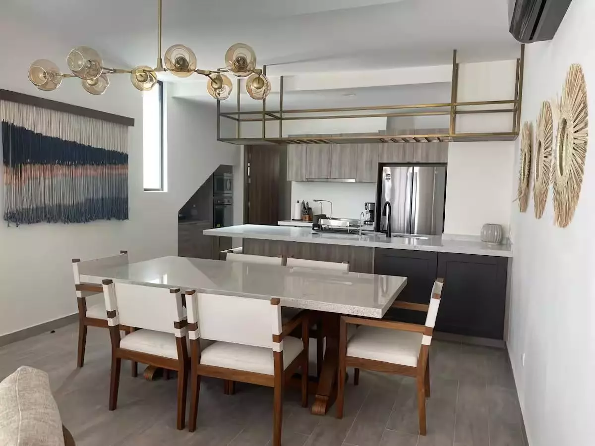 Casa Glenda — Barrio Santo, San Miguel de Allende — photo 2 — contemporary open-concept dining elegance