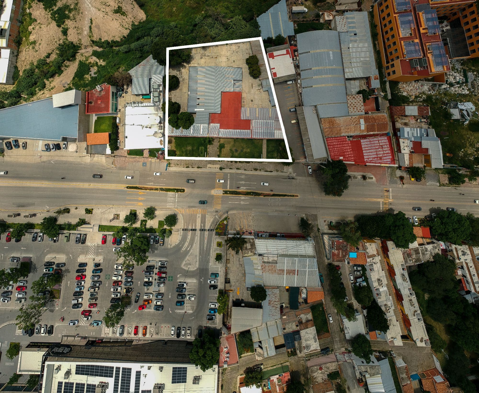 El Prado — Centro, San Miguel de Allende — photo 5 — spacious industrial property, abundant natural light