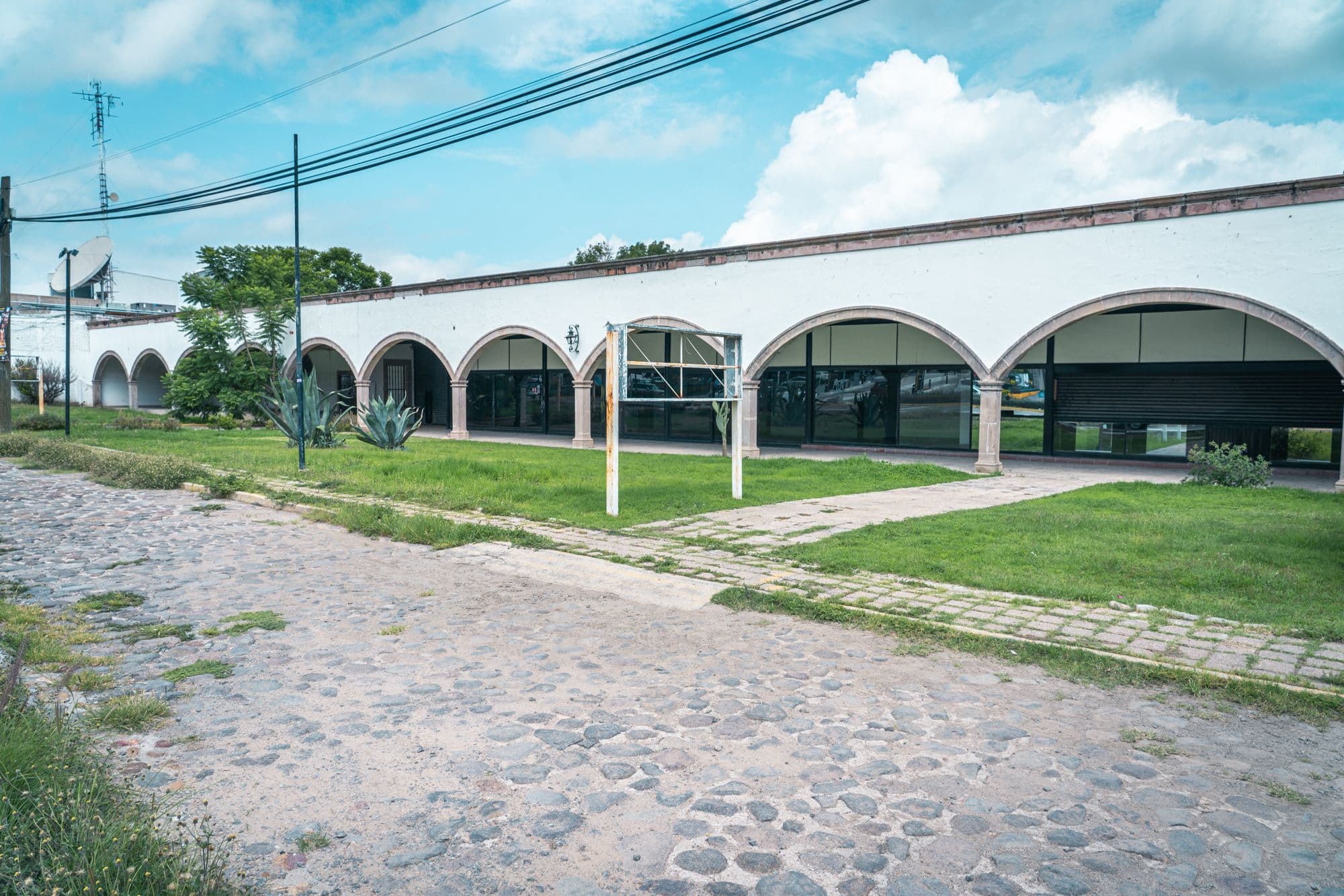 El Prado — Centro, San Miguel de Allende — photo 28 — architectural arches, lush grounds, potential