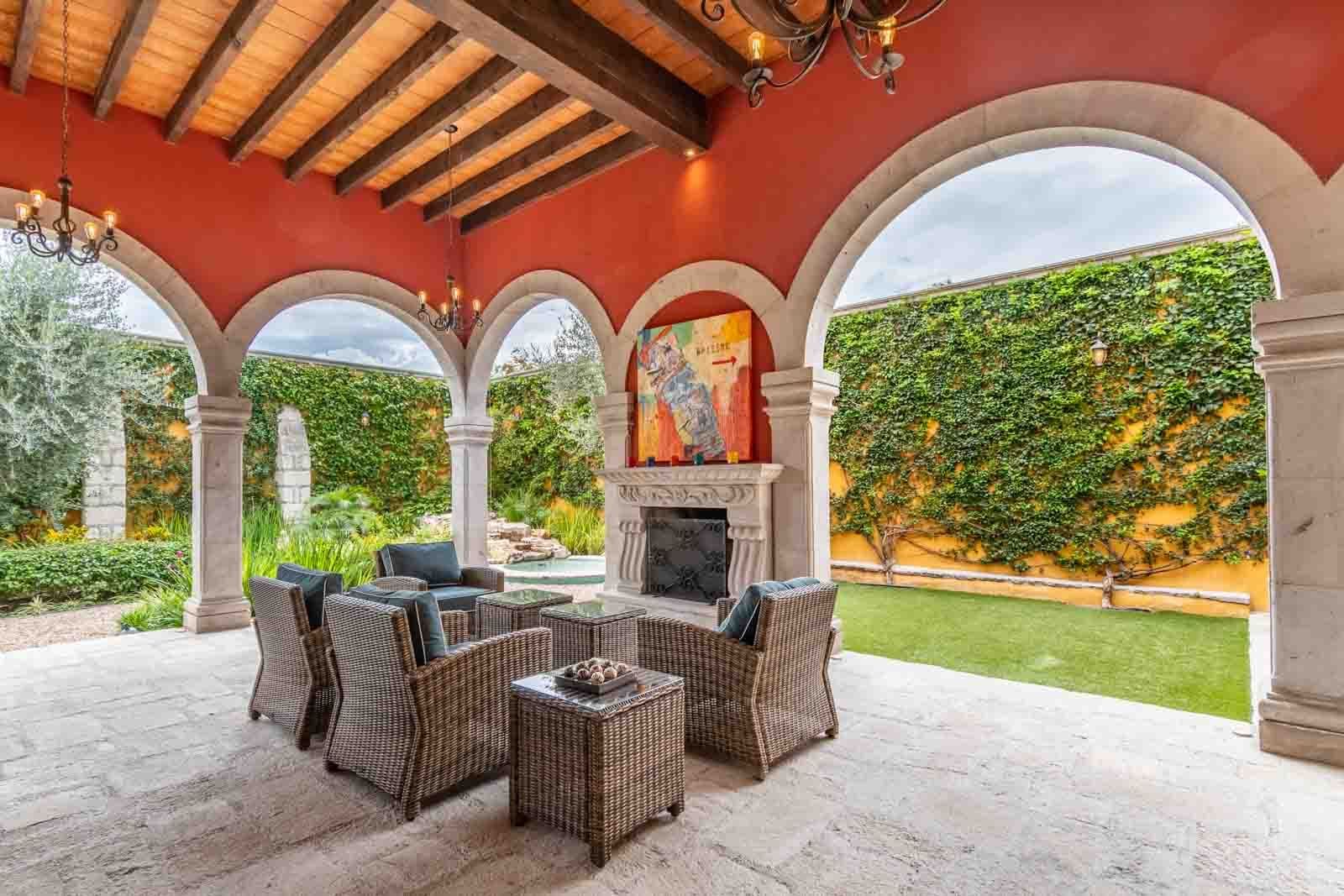 Casa Cosmati — Atascadero (Arcos de San Miguel), San Miguel de Allende — photo 20 — elegant colonial loggia, ivy-draped sanctuary