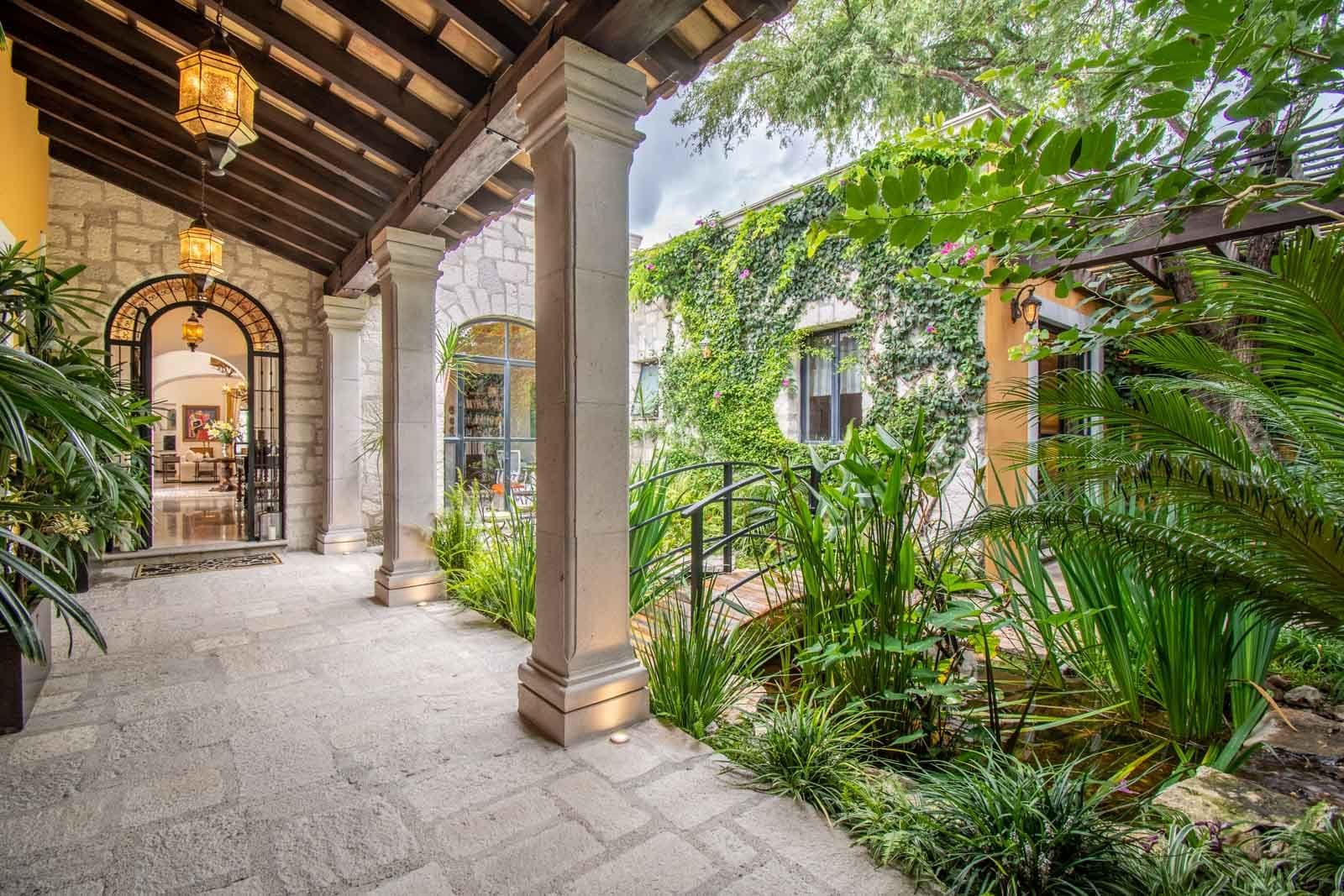 Casa Cosmati — Atascadero (Arcos de San Miguel), San Miguel de Allende — photo 6 — elegant colonial courtyard, verdant sanctuary