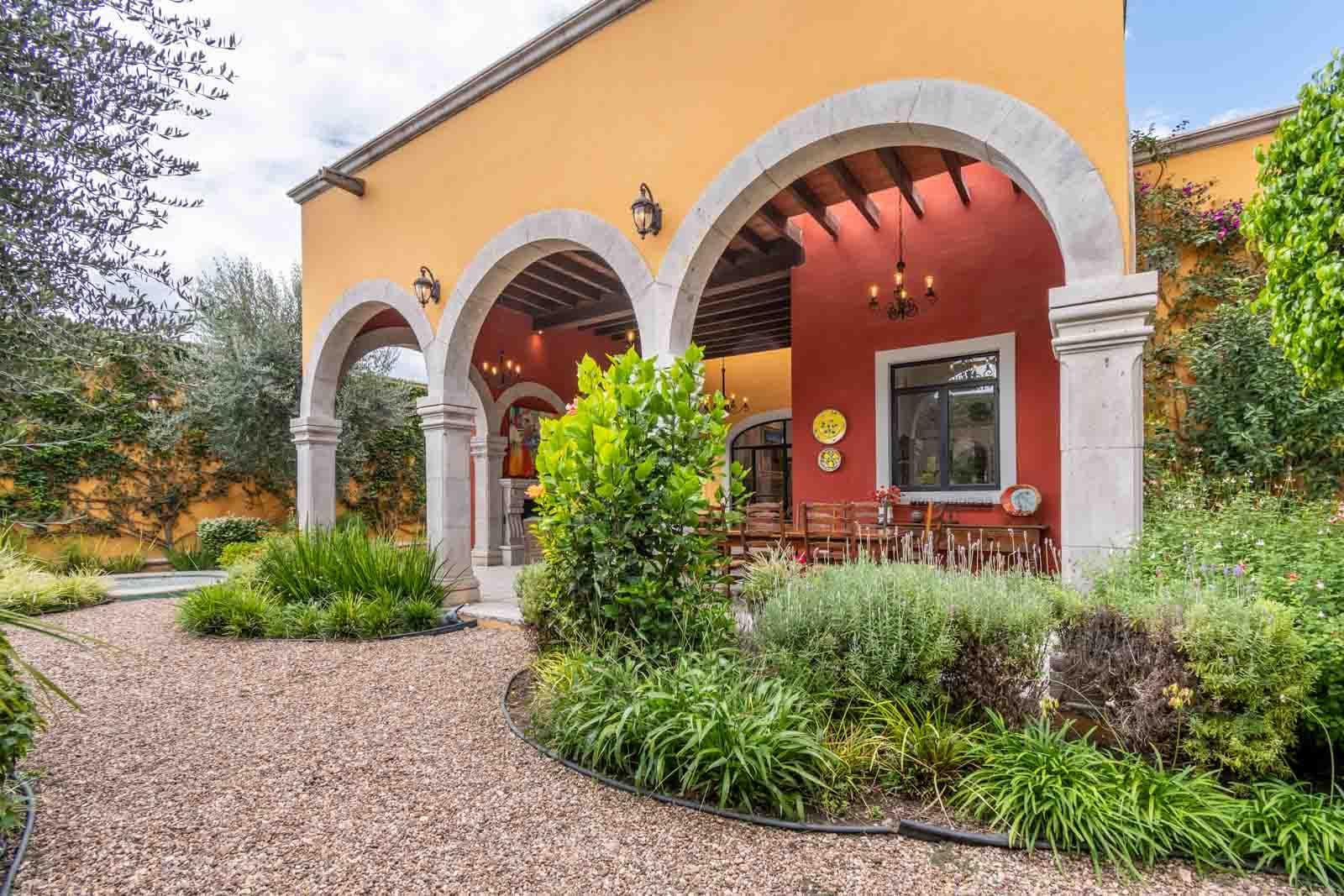Casa Cosmati — Atascadero (Arcos de San Miguel), San Miguel de Allende — photo 24 — elegant colonial arches, vibrant courtyards