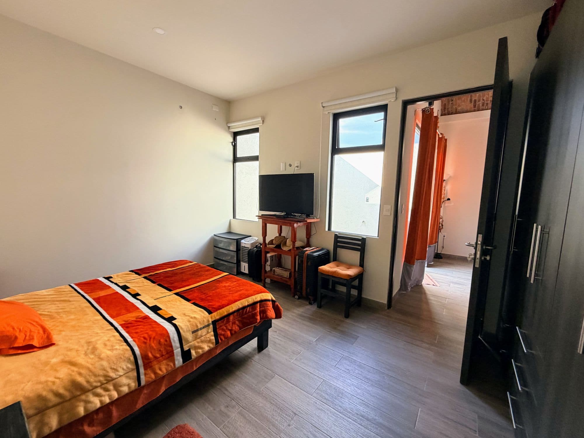 Casa Luis Gonzaga — Quinta de Allende, San Miguel de Allende — photo 7 — bright, spacious bedroom with terrace access