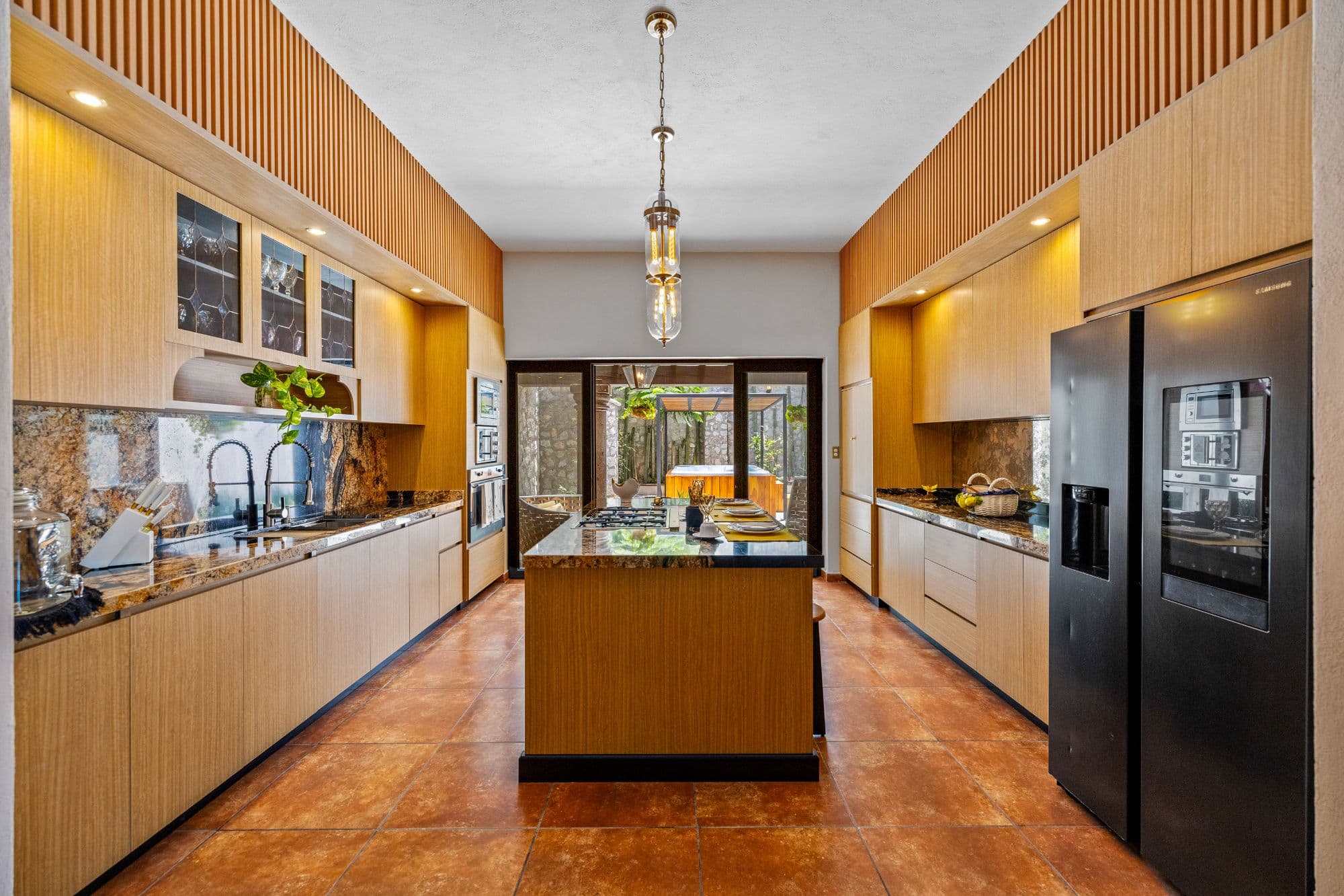 CASA MEZQUITE, SALIDA REAL A QUERÉTARO — Centro, San Miguel de Allende — photo 9 — contemporary kitchen with garden views