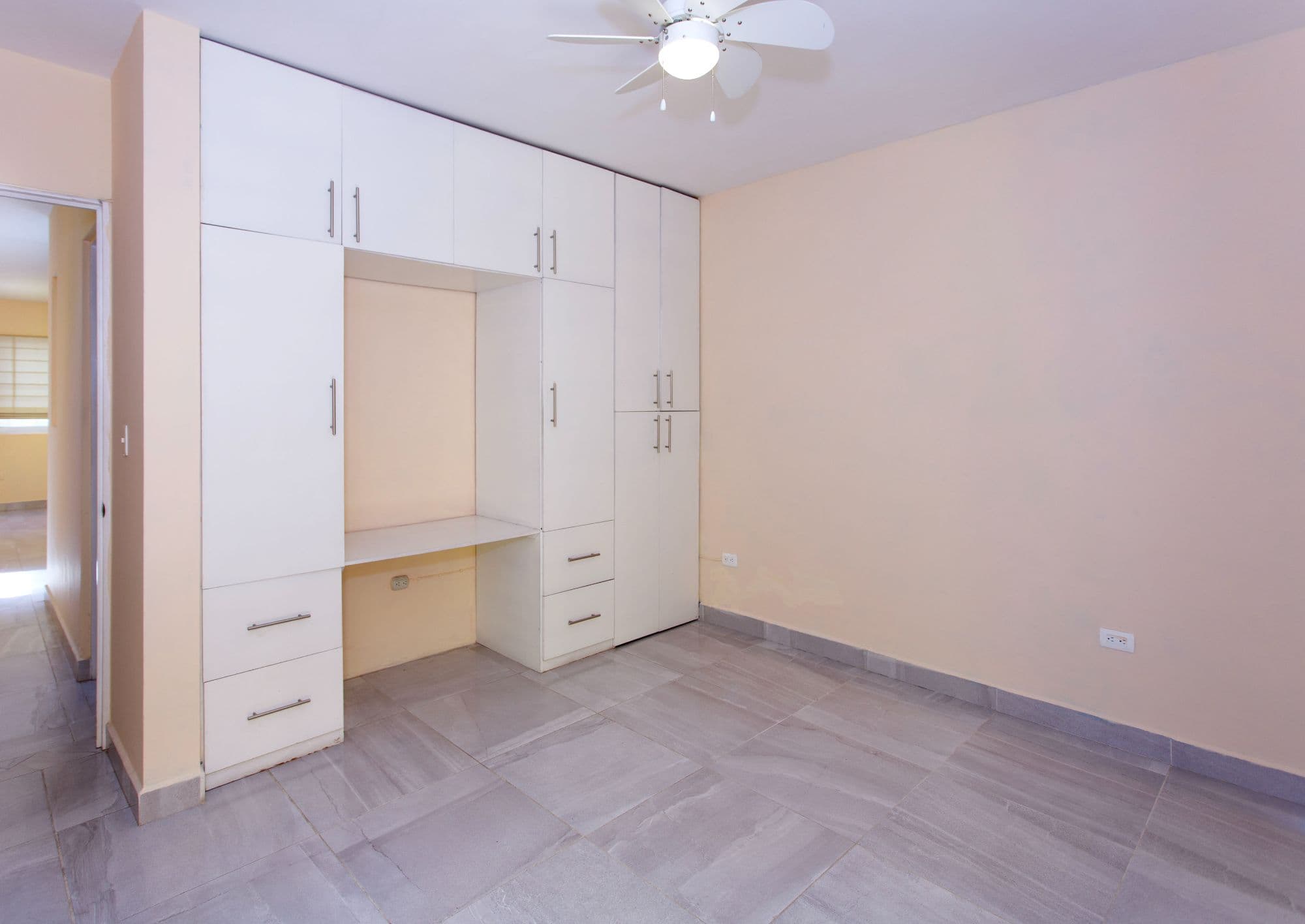 Casa Lucero 17A in La Lejona for sale in San Miguel de Allende — La Lejona, San Miguel de Allende — photo 10 — spacious bedroom with elegant built-in wardrobes