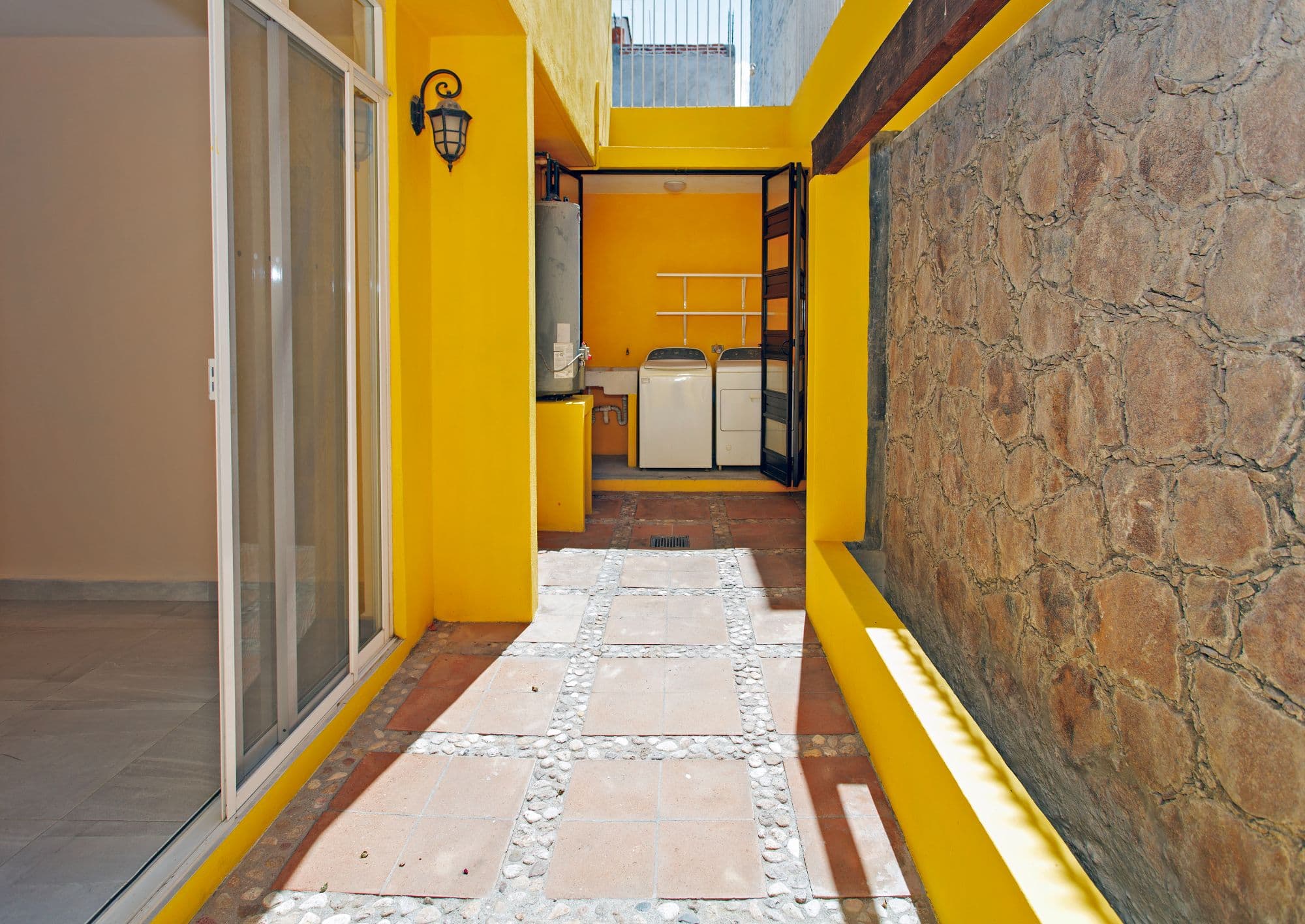Casa Lucero 17A in La Lejona for sale in San Miguel de Allende — La Lejona, San Miguel de Allende — photo 9 — charming covered courtyard, authentic character
