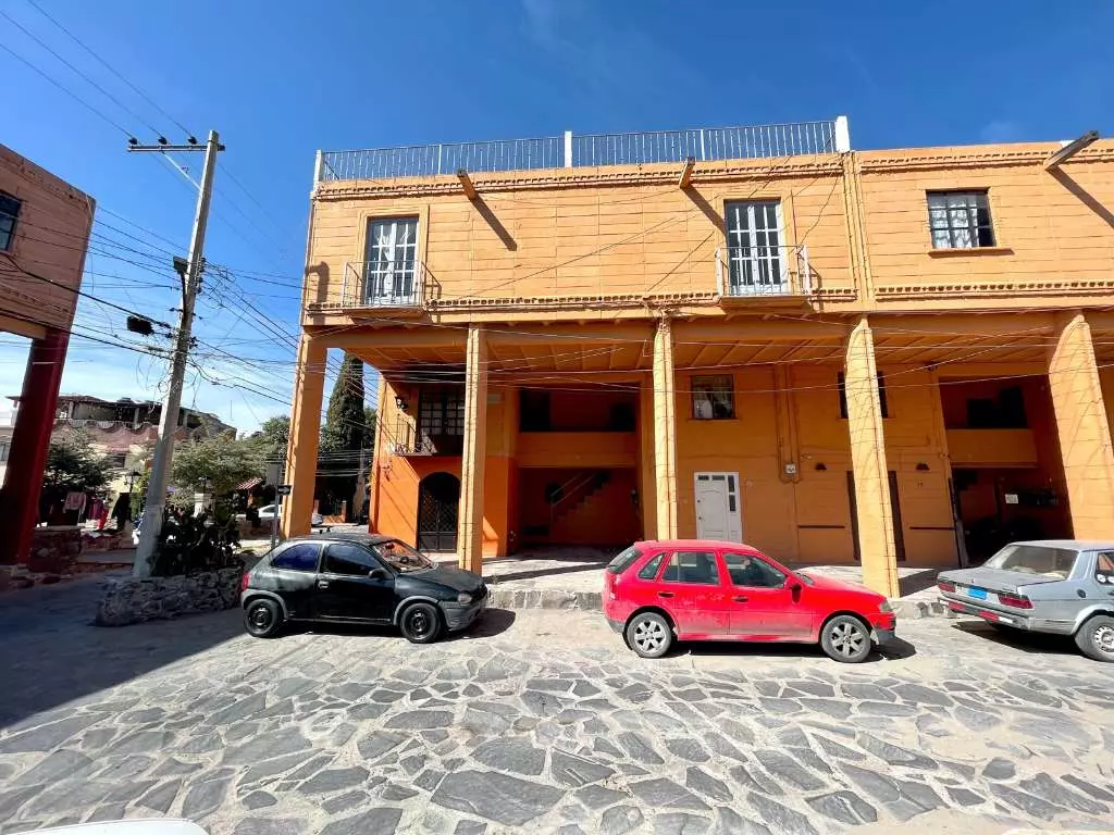 Condominio Allende — Aurora, San Miguel de Allende — photo 11 — charming colonial courtyard with abundant light
