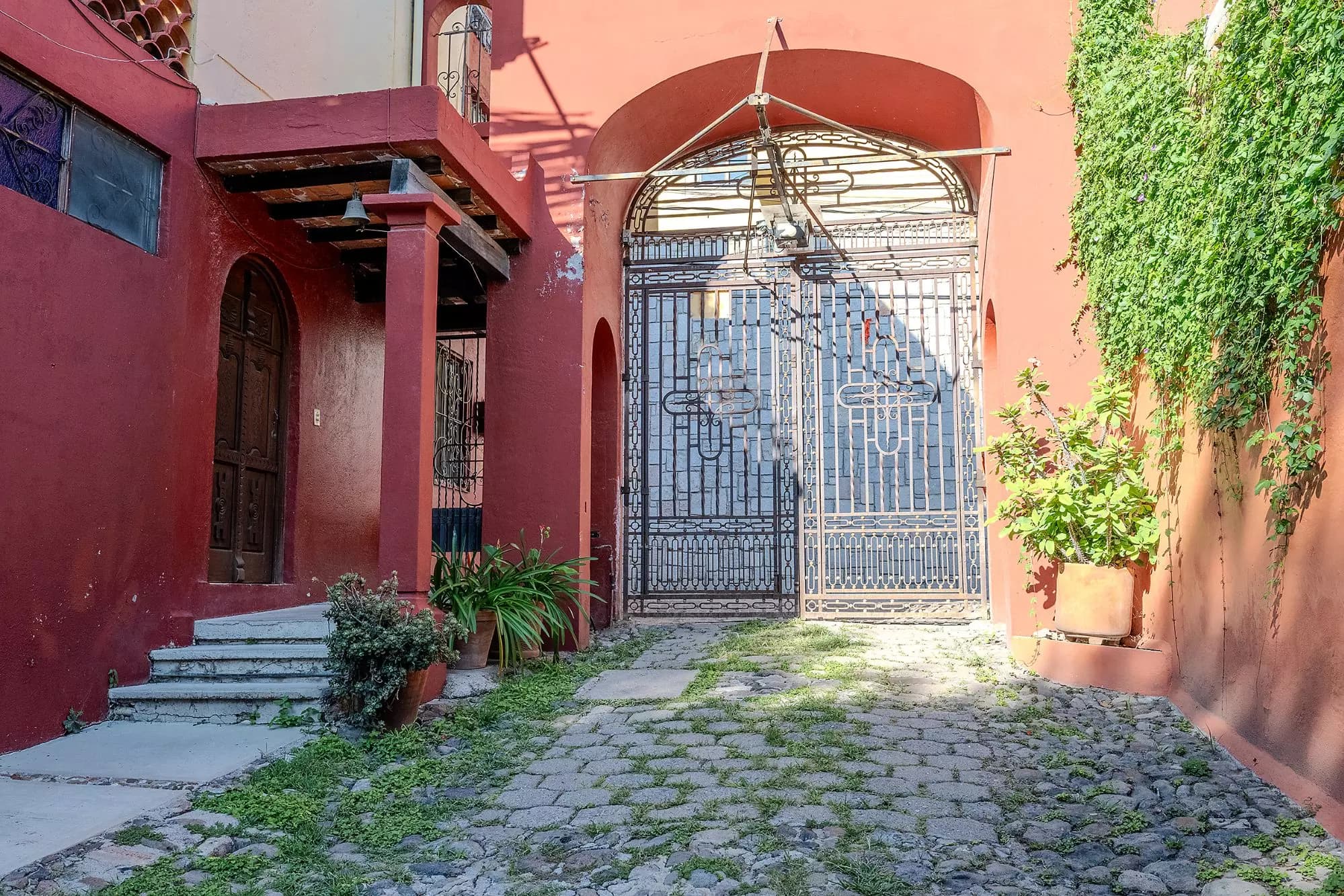 Casa Corazón — Valle del Maíz, San Miguel de Allende — photo 7 — charming colonial courtyard, authentic character