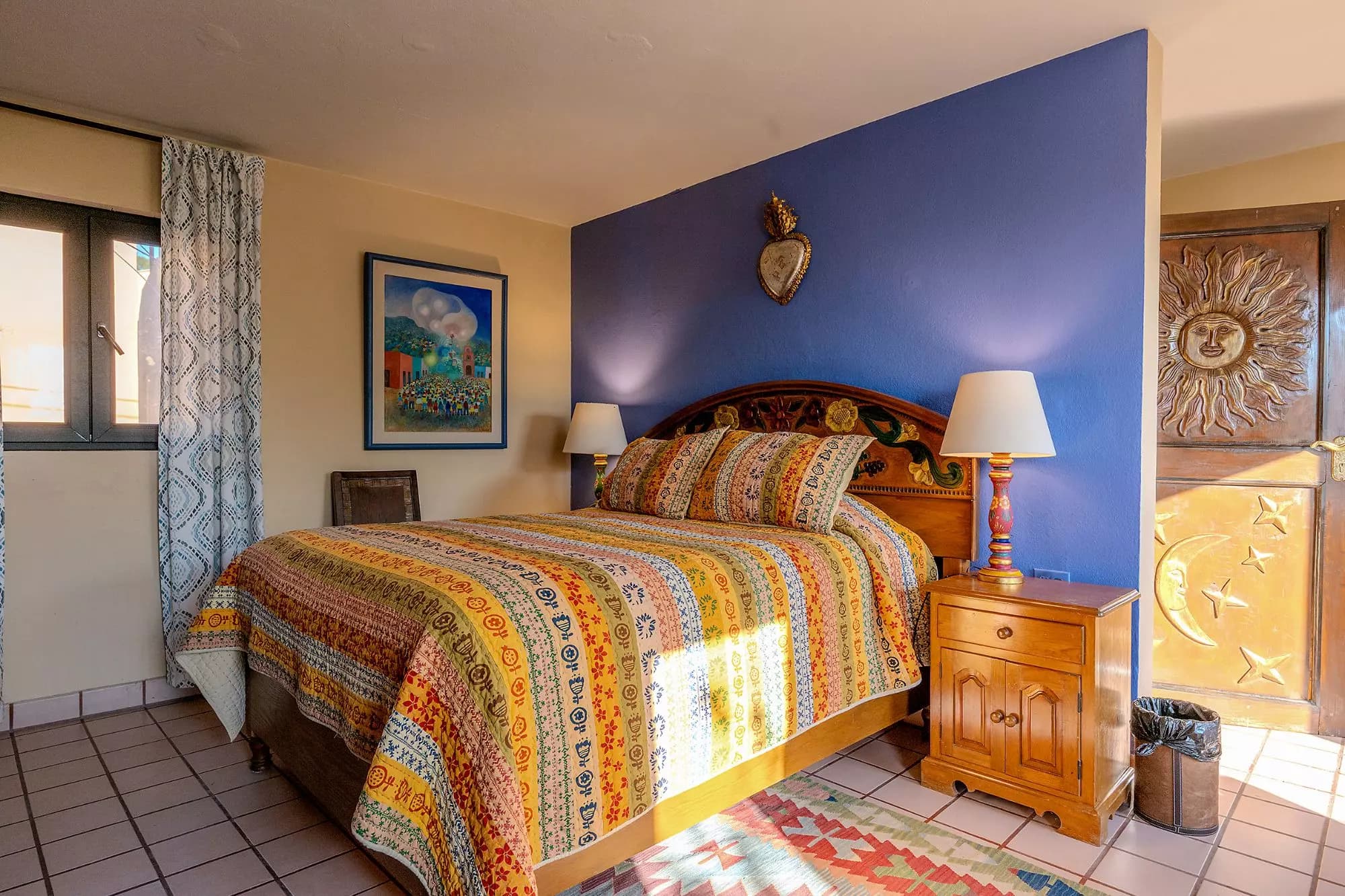 Casa Corazón — Valle del Maíz, San Miguel de Allende — photo 13 — vibrant bedroom with artistic character