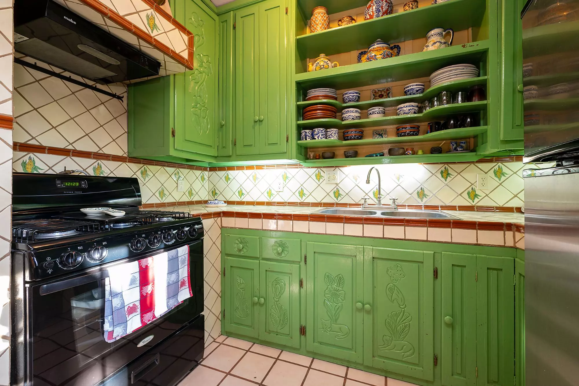 Casa Corazón — Valle del Maíz, San Miguel de Allende — photo 17 — vibrant traditional mexican kitchen charm