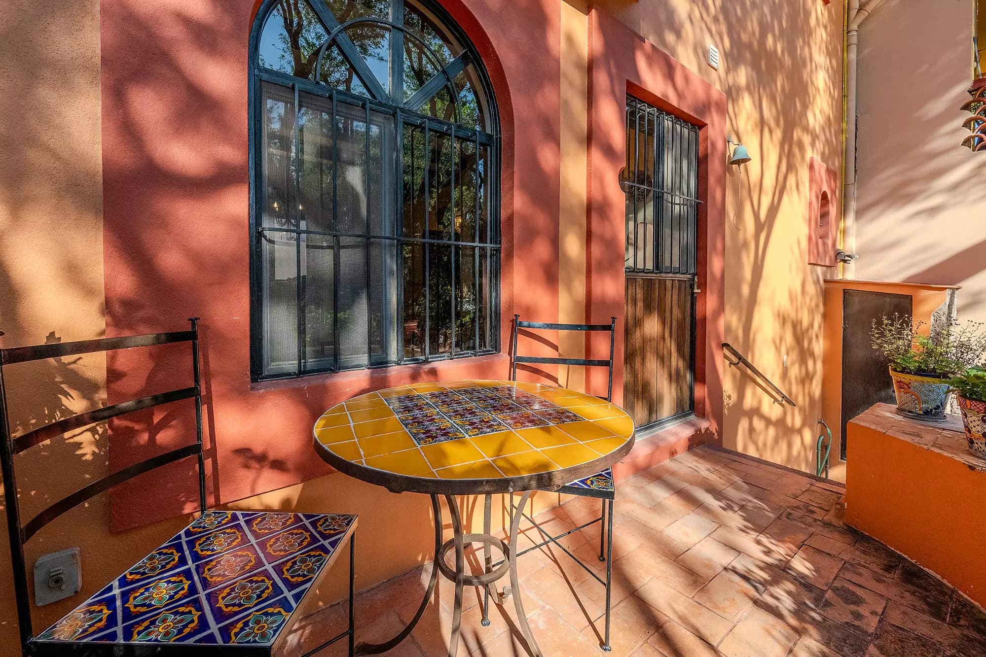 Casa Corazón — Valle del Maíz, San Miguel de Allende — photo 19 — sunlit colonial courtyard, authentic mexican charm