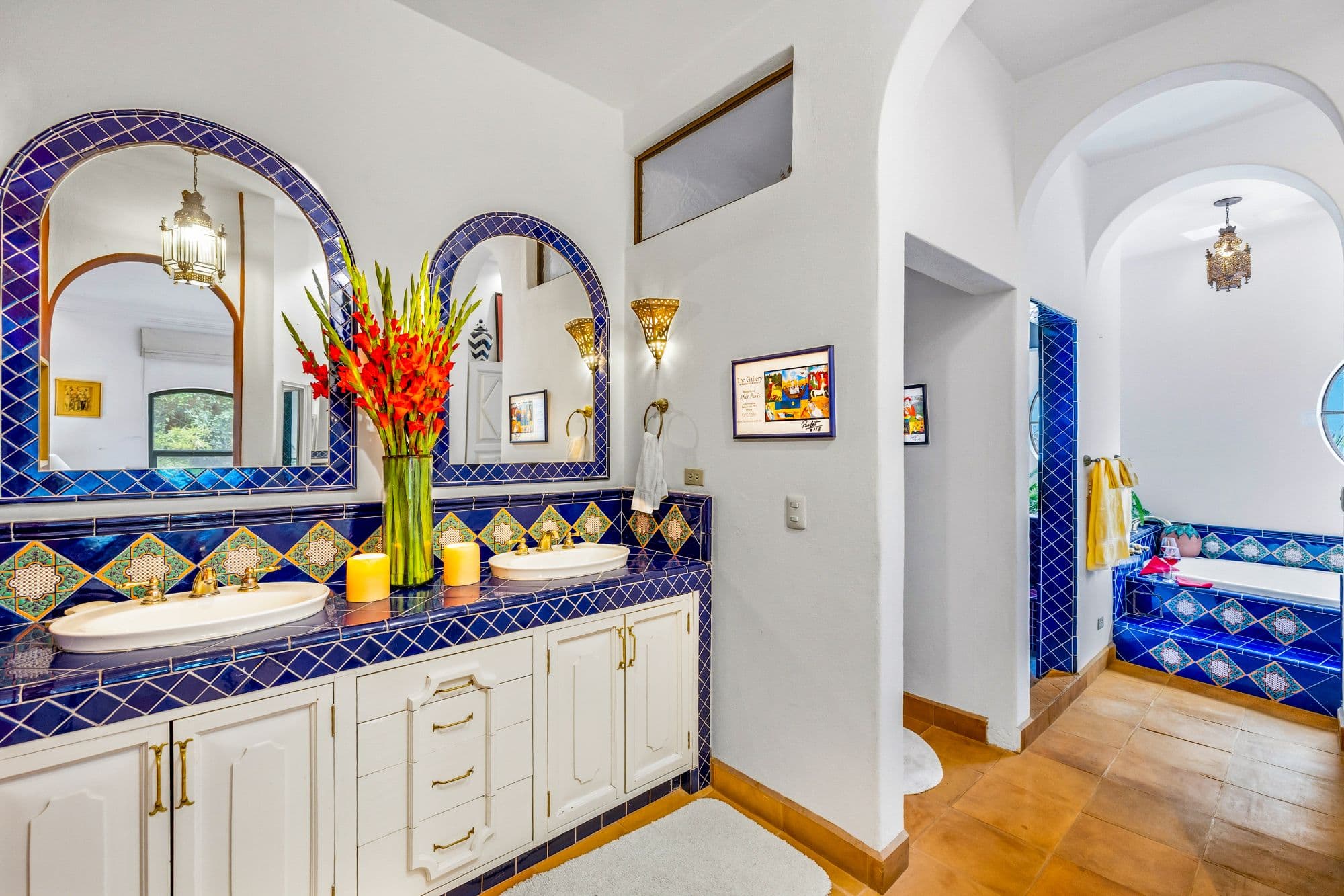 Casa Cascada — Ojo de Agua, San Miguel de Allende — photo 16 — vibrant moroccan-inspired luxury bath