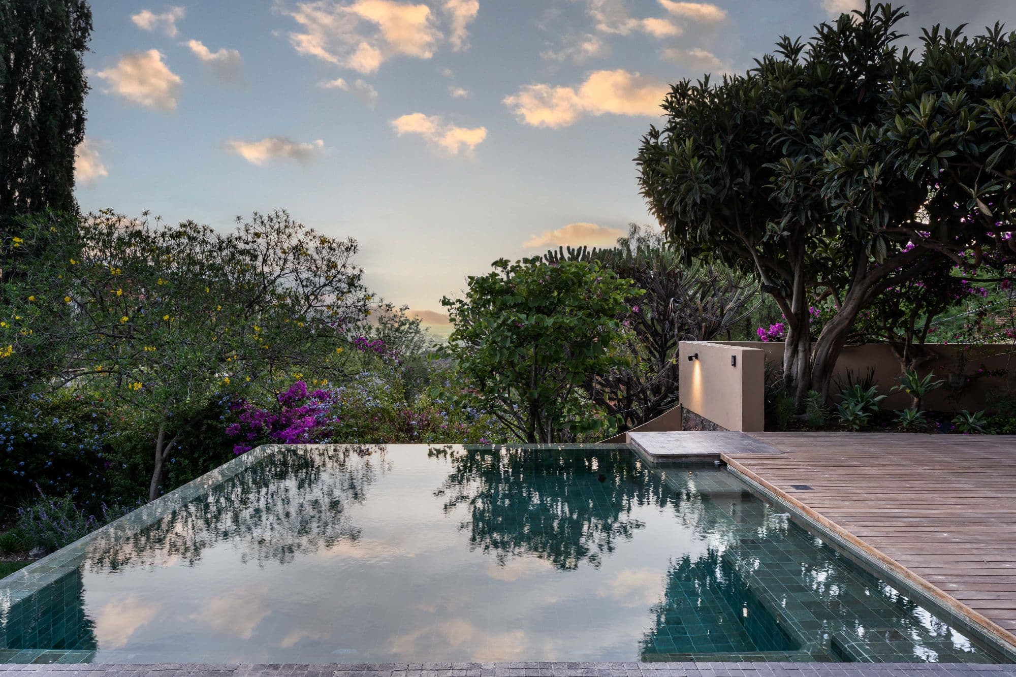 Casa Fuentes — Atascadero (Arcos de San Miguel), San Miguel de Allende — photo 24 — infinity pool, mountain vistas, magical hour