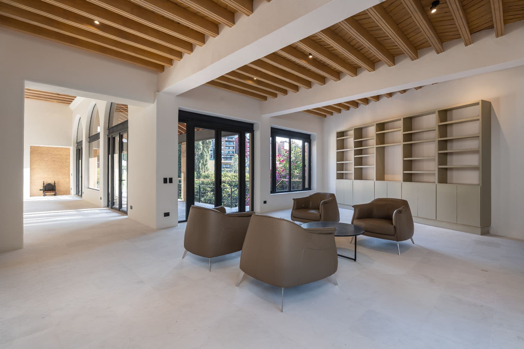 Casa Fuentes — Atascadero (Arcos de San Miguel), San Miguel de Allende — photo 10 — radiant modern living, architectural sophistication