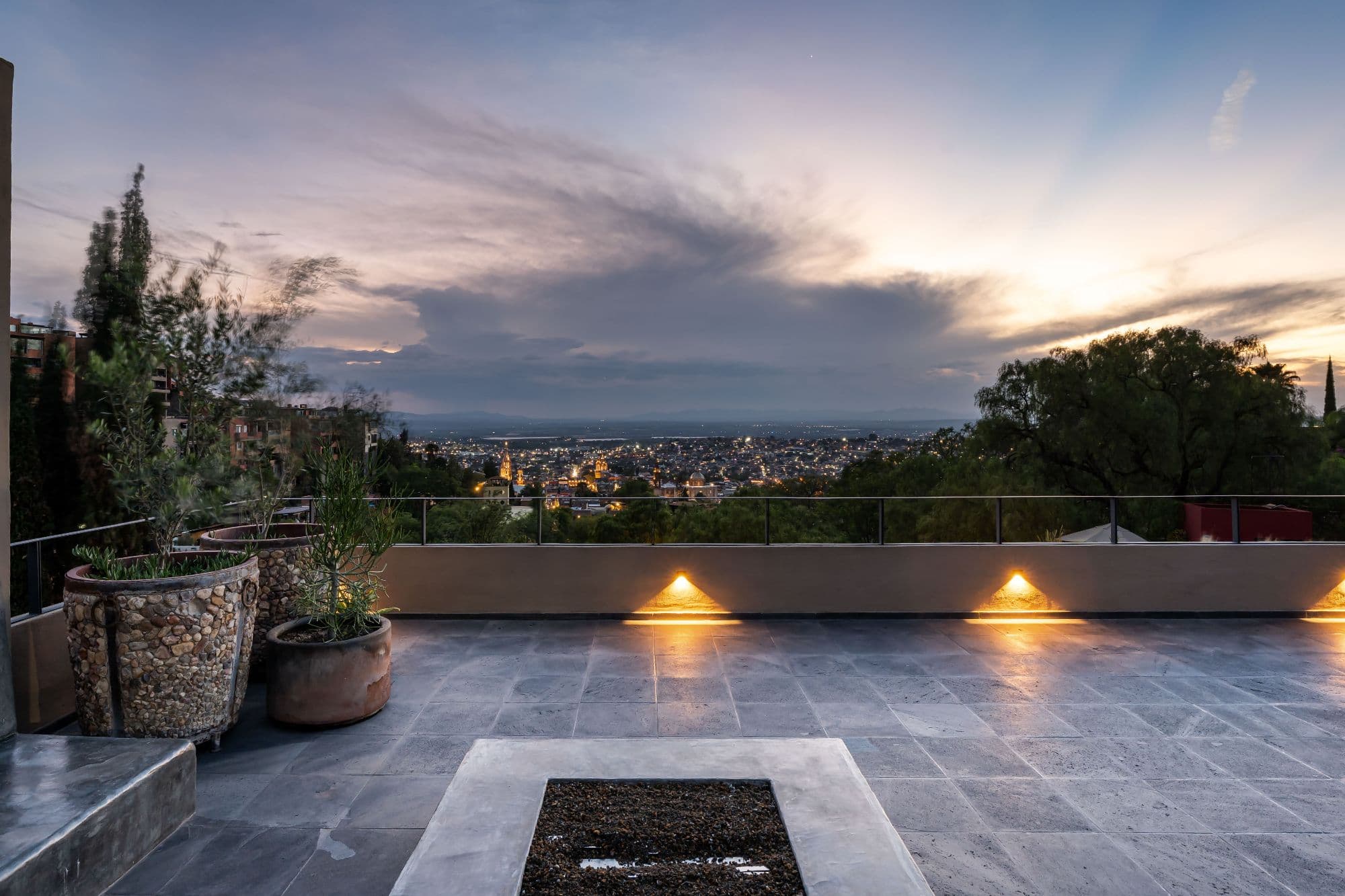 Casa Fuentes — Atascadero (Arcos de San Miguel), San Miguel de Allende — photo 26 — panoramic sunset views, sophisticated rooftop terrace