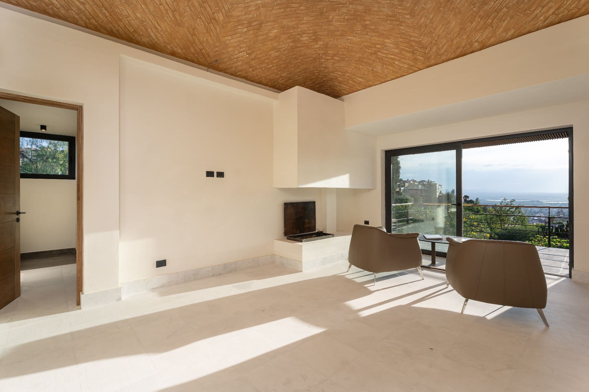 Casa Fuentes — Atascadero (Arcos de San Miguel), San Miguel de Allende — photo 14 — luminous hilltop living with panoramic vistas