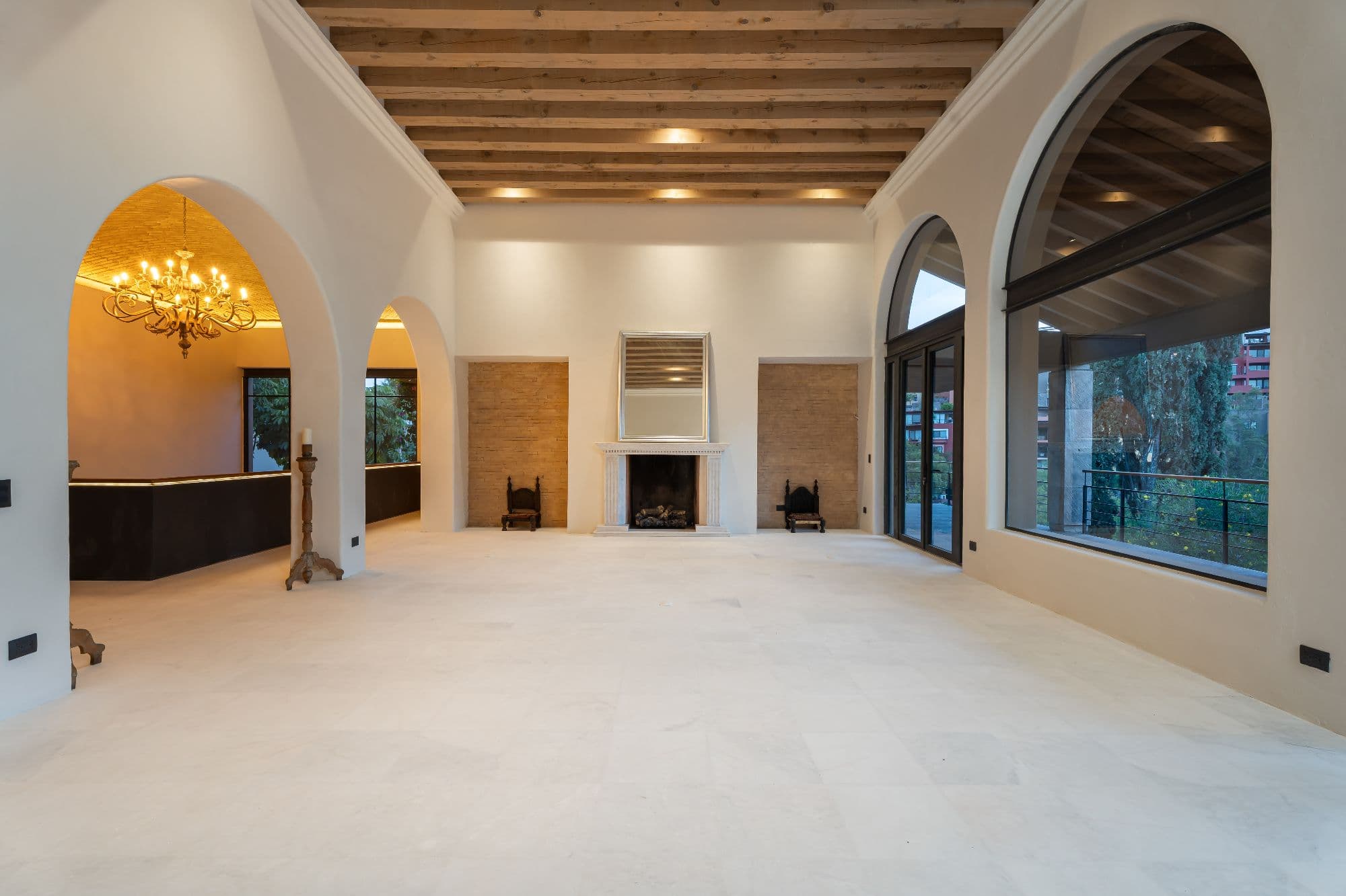 Casa Fuentes — Atascadero (Arcos de San Miguel), San Miguel de Allende — photo 4 — soaring arches, fireplace, panoramic views