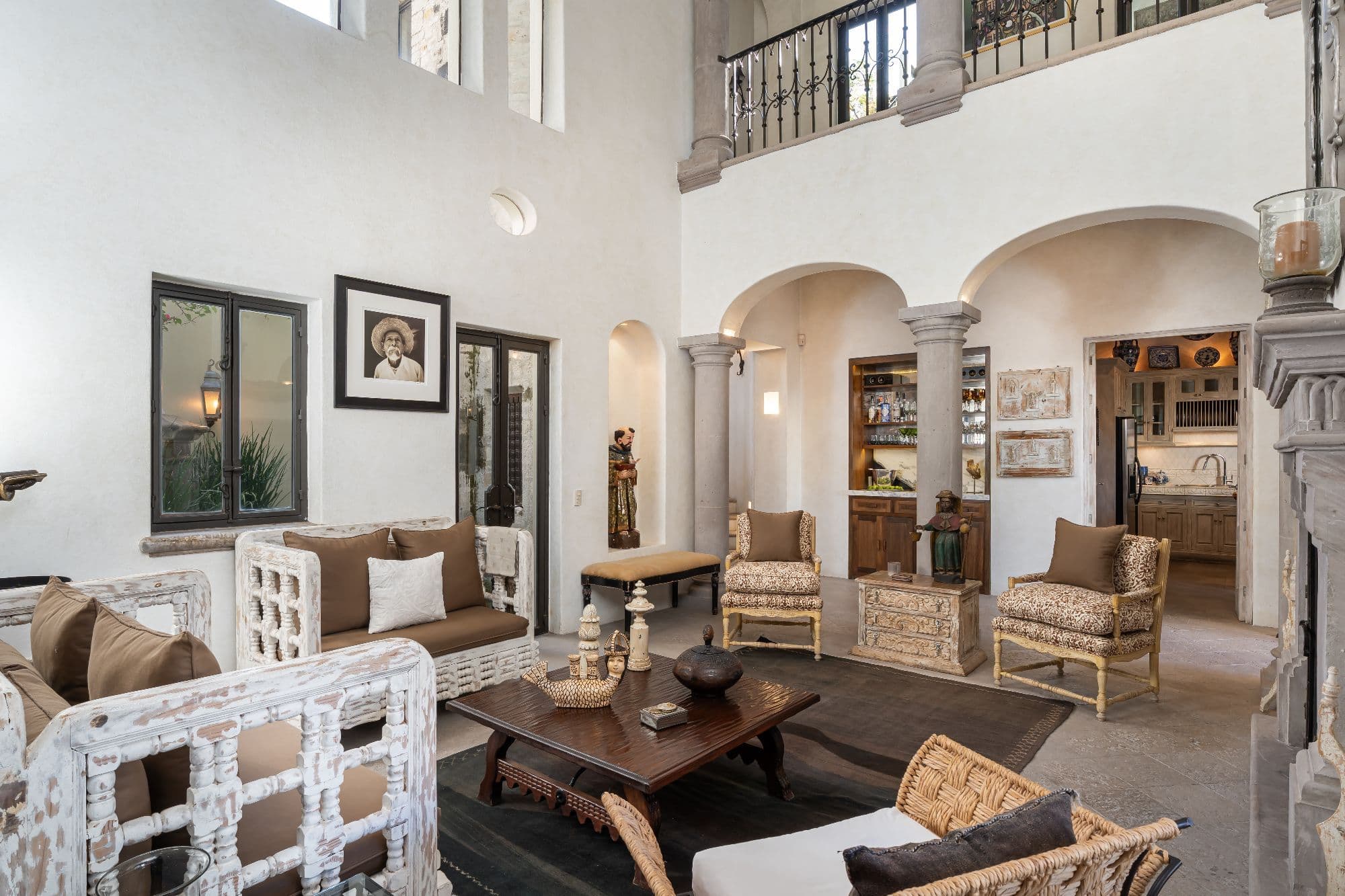 Casa Colonial — Ojo de Agua, San Miguel de Allende — photo 3 — elegant courtyard with soaring arches