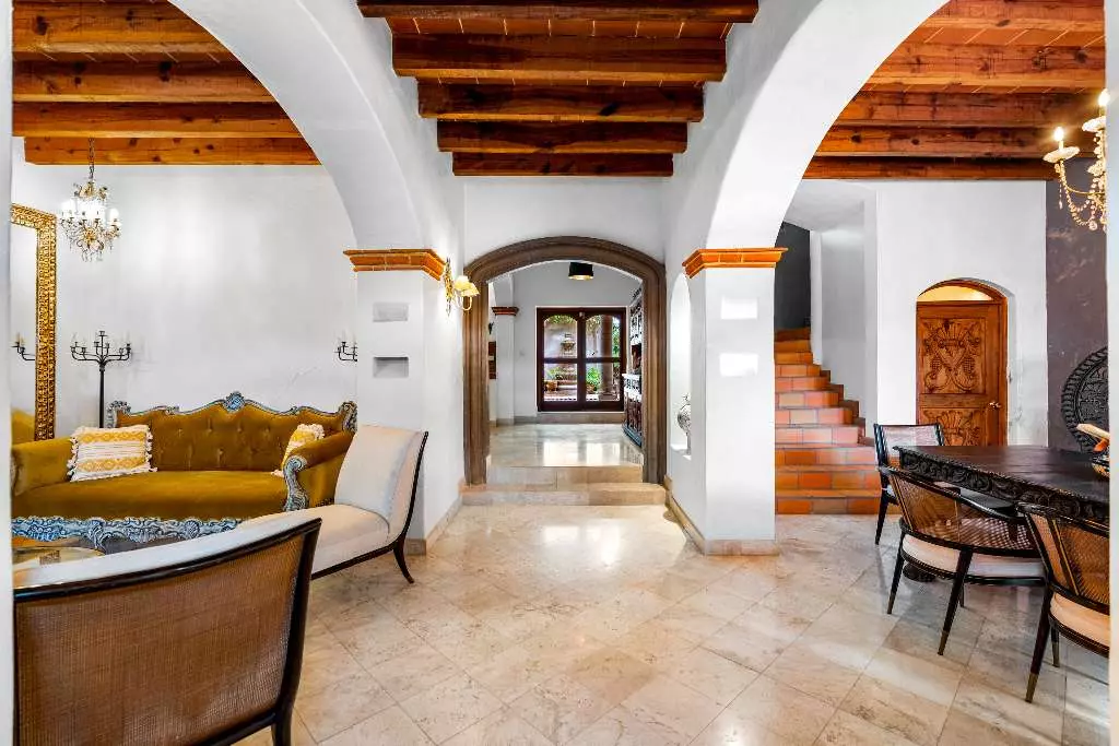 Casa Roka En El Obraje — El Obraje, San Miguel de Allende — photo 7 — luminous hacienda with rustic beamed ceilings