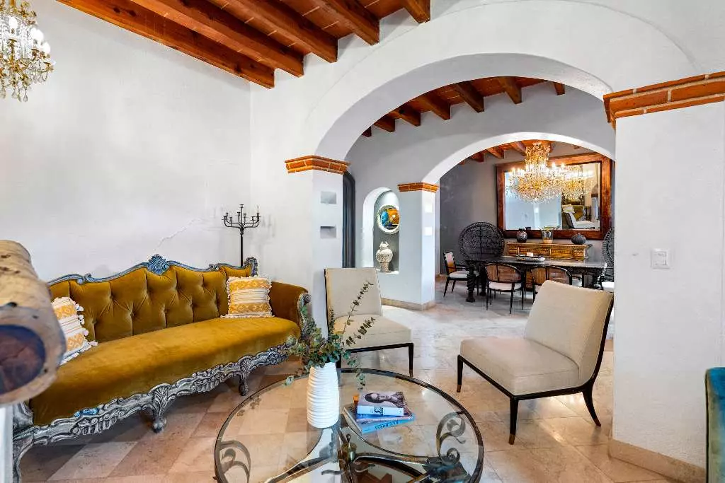 Casa Roka En El Obraje — El Obraje, San Miguel de Allende — photo 8 — elegant colonial elegance meets refined comfort