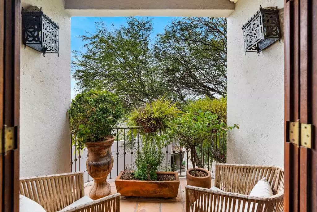 Casa Roka En El Obraje — El Obraje, San Miguel de Allende — photo 14 — charming courtyard with lush gardens