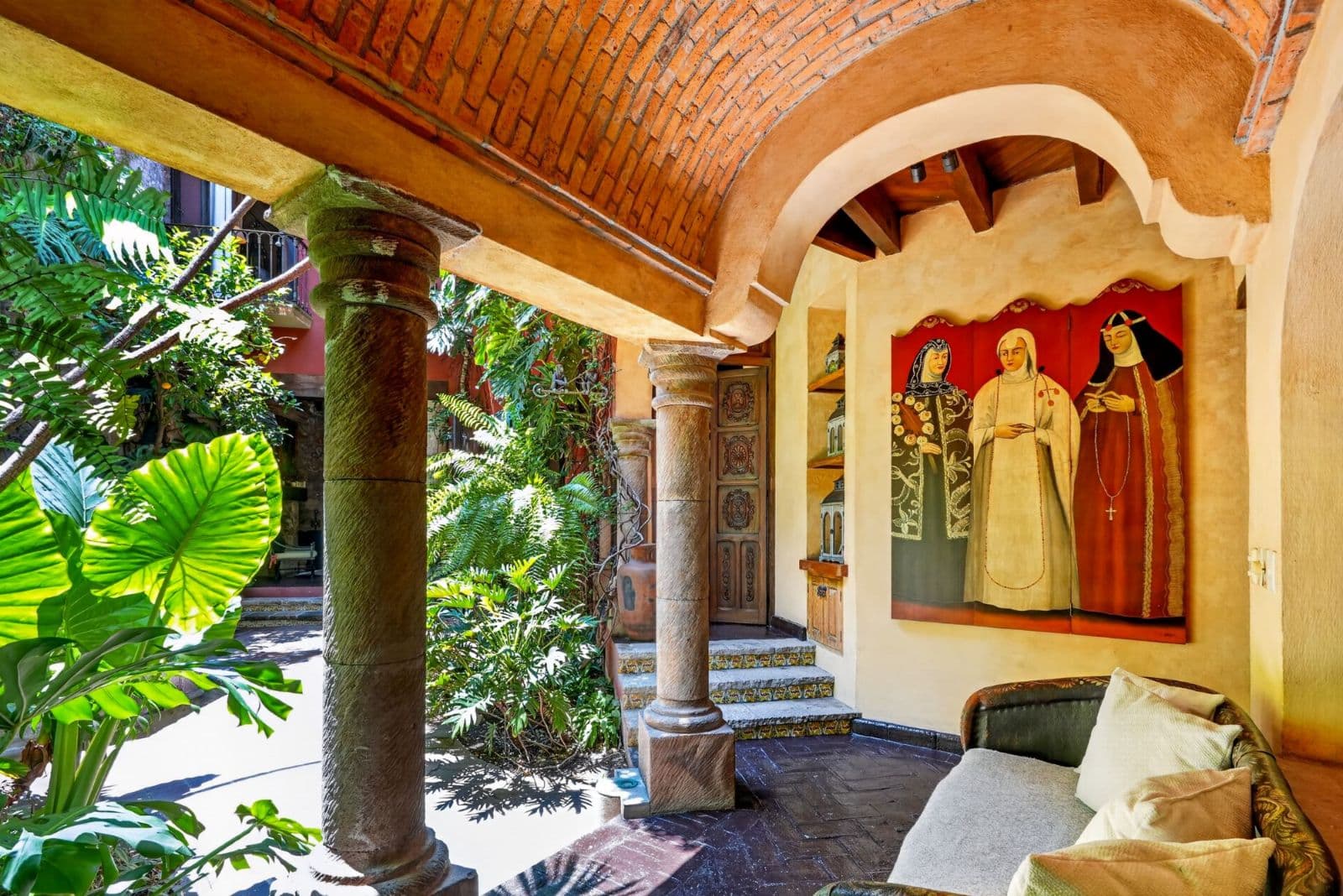 Villa Escondida — Centro, San Miguel de Allende — photo 12 — charming colonial courtyard with authentic character