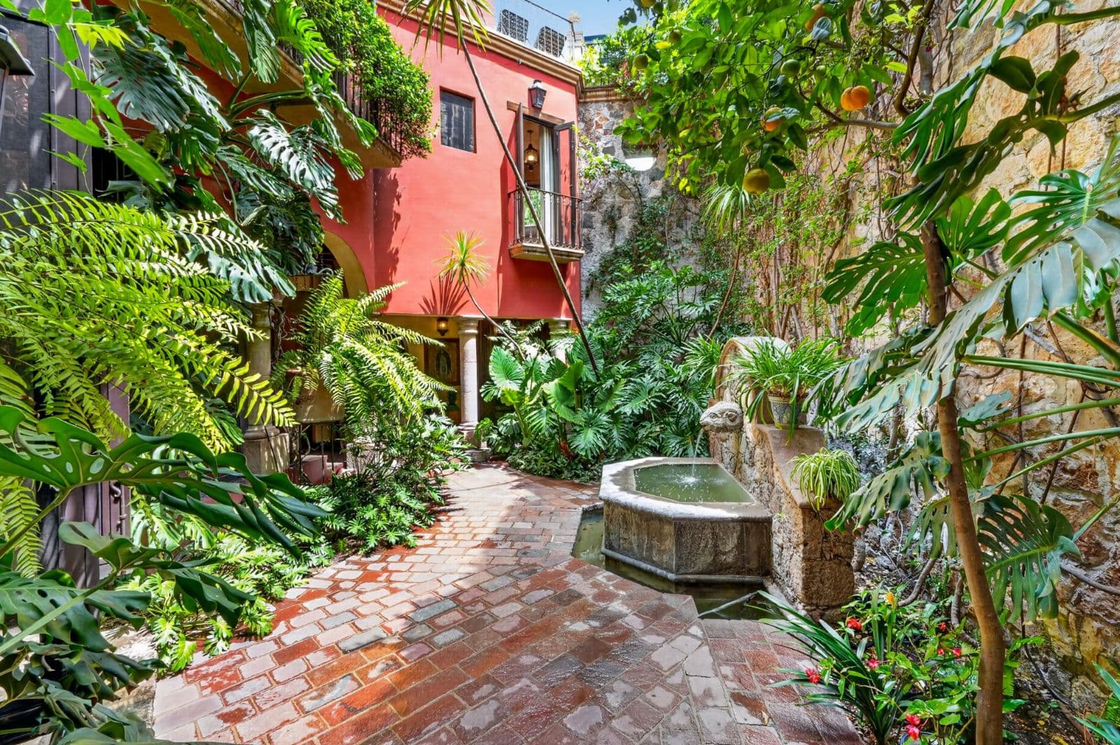 Villa Escondida — Centro, San Miguel de Allende — photo 11 — enchanting courtyard, lush tropical sanctuary