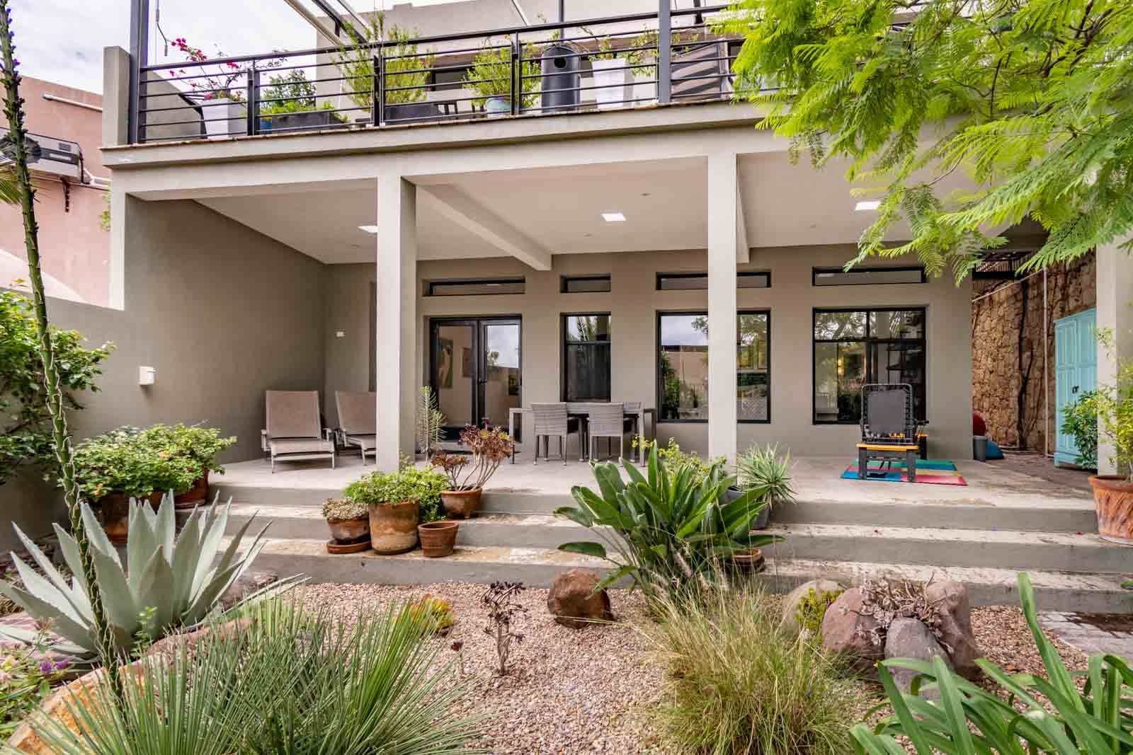 Contemporary Obraje — El Obraje, San Miguel de Allende — photo 12 — serene courtyard oasis, architectural elegance