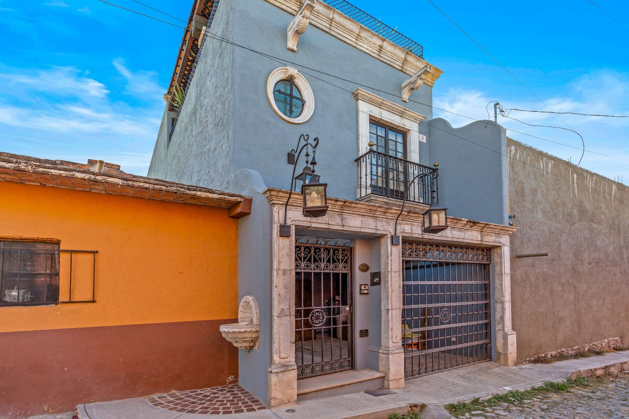 Casa Cocuchas — San Miguel de Allende Centro, San Miguel de Allende — photo 2 — charming colonial facade, authentic character