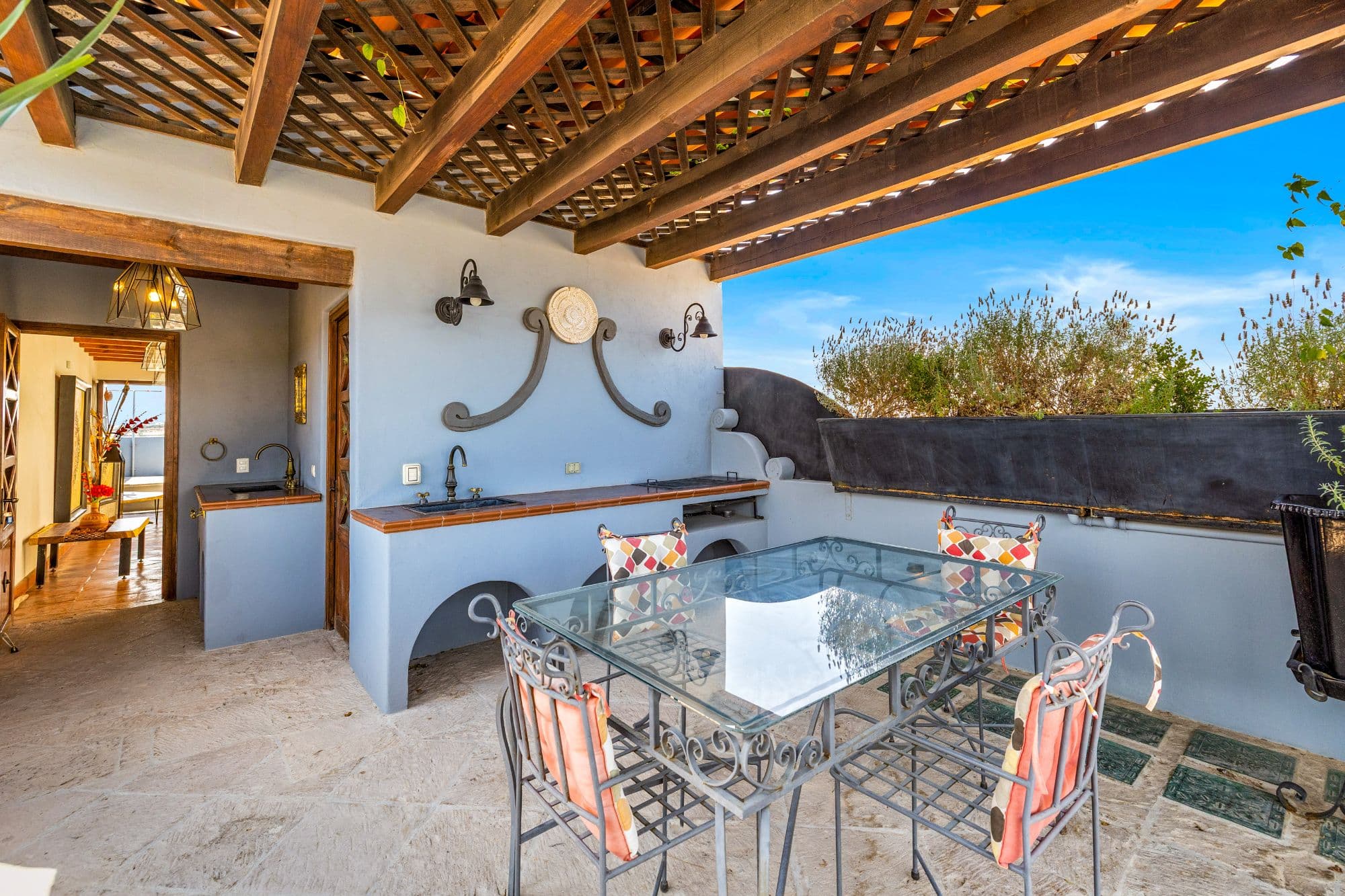 Casa Cocuchas — San Miguel de Allende Centro, San Miguel de Allende — photo 24 — charming covered terrace with authentic character