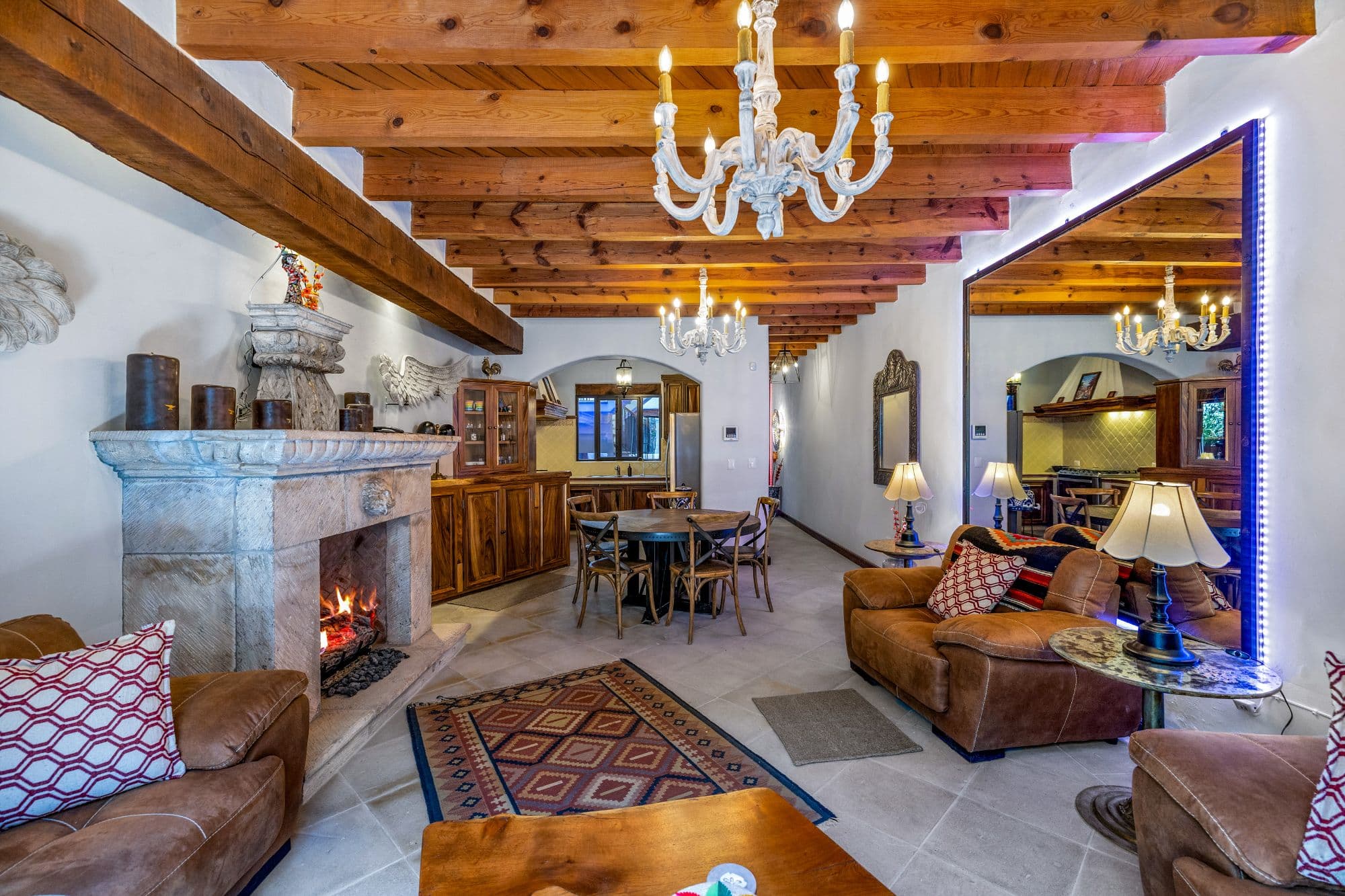 Casa Cocuchas — San Miguel de Allende Centro, San Miguel de Allende — photo 8 — elegant living with exposed beam architecture