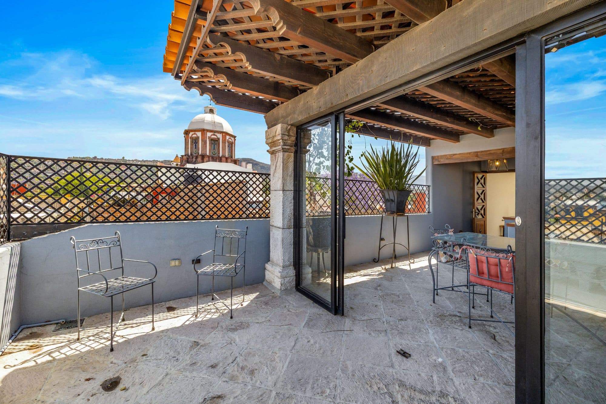 Casa Cocuchas — San Miguel de Allende Centro, San Miguel de Allende — photo 25 — stunning rooftop terrace with cathedral views