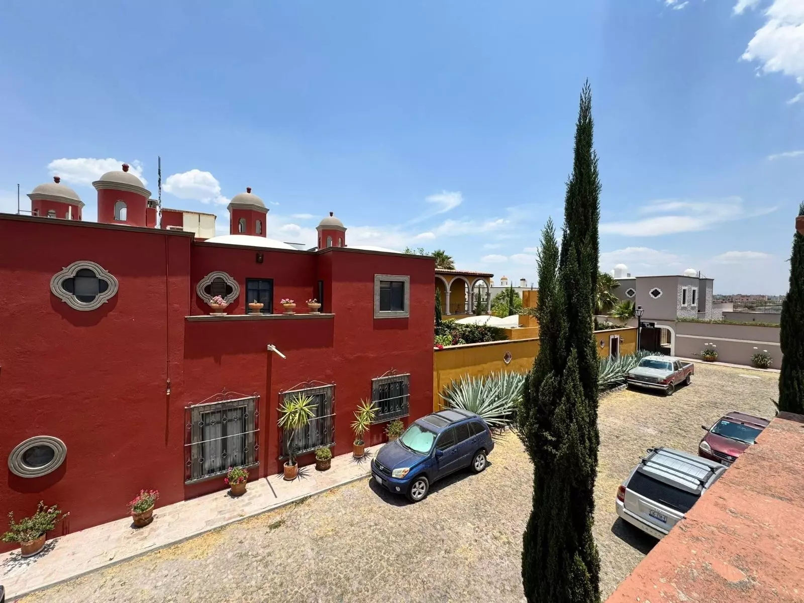 Casa Fuente del Moro — Atascadero (Arcos de San Miguel), San Miguel de Allende — photo 6 — vibrant colonial hacienda, authentic mexican charm