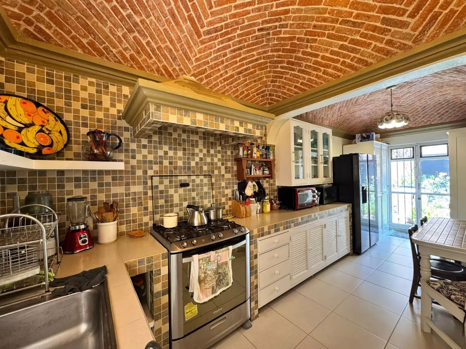 Casa Fuente del Moro — Atascadero (Arcos de San Miguel), San Miguel de Allende — photo 11 — traditional mexican kitchen with rustic charm