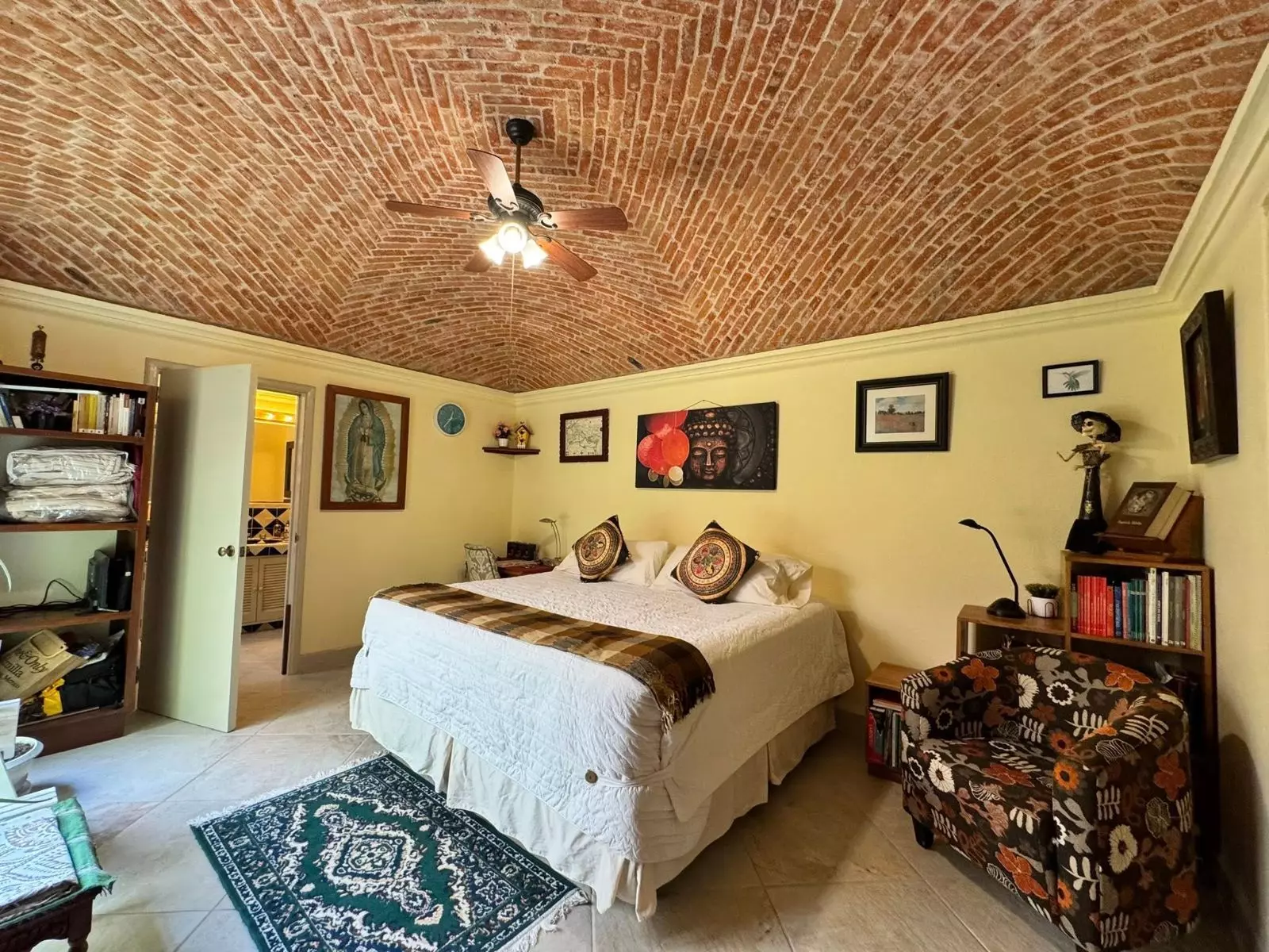 Casa Fuente del Moro — Atascadero (Arcos de San Miguel), San Miguel de Allende — photo 12 — charming bedroom, rustic brick ceiling