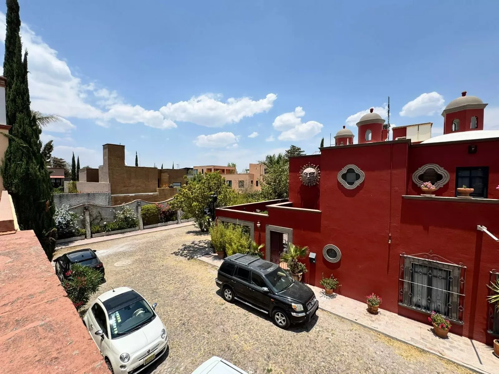Casa Fuente del Moro — Atascadero (Arcos de San Miguel), San Miguel de Allende — photo 13 — vibrant colonial charm, panoramic skyline views