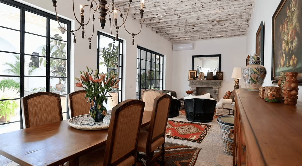 Breathtaking Casa Blanca — Guadiana, San Miguel de Allende — photo 10 — luminous colonial dining elegance