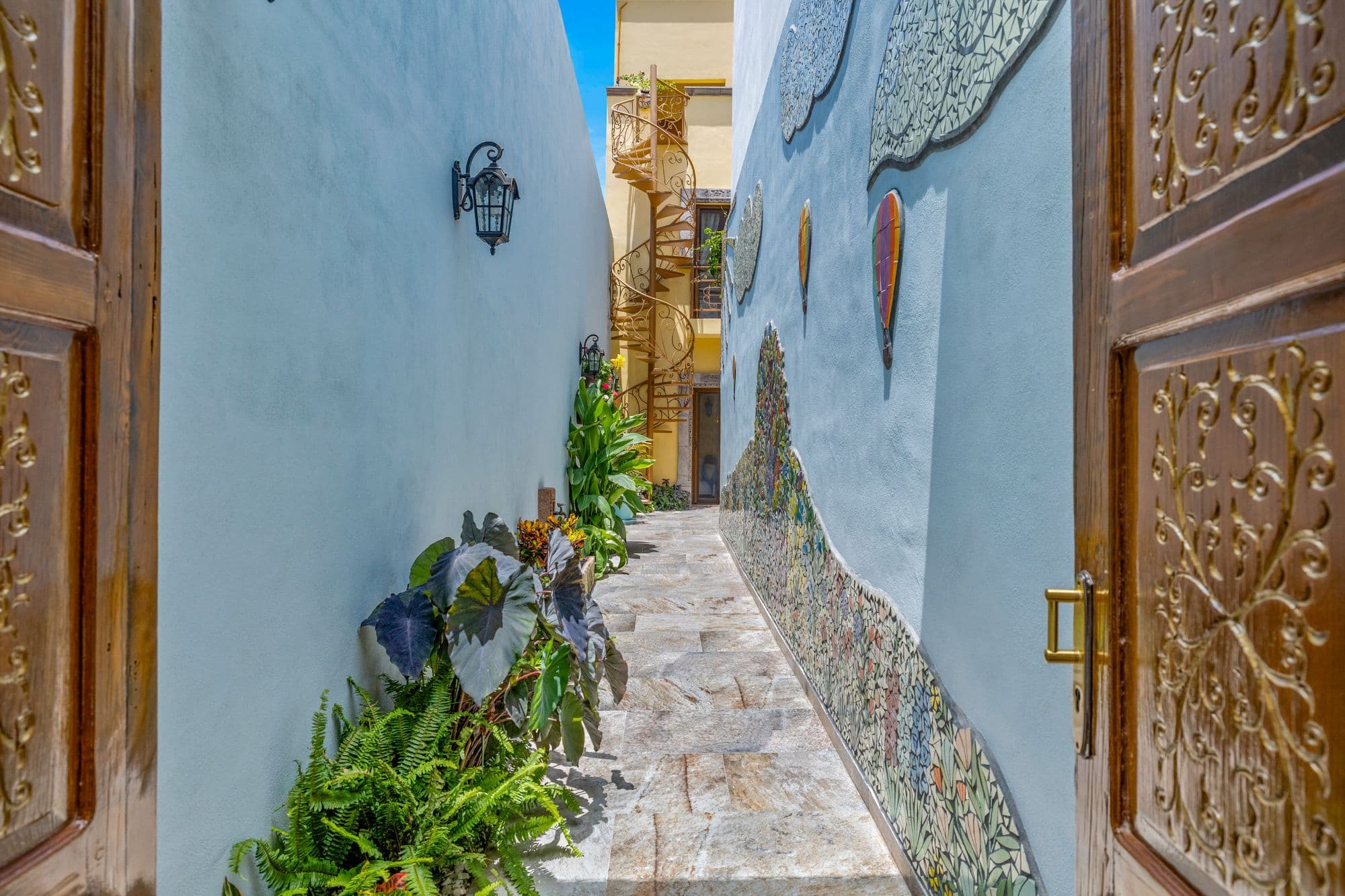 Casa Noble — Guadalupe, San Miguel de Allende — photo 5 — charming courtyard, authentic colonial elegance