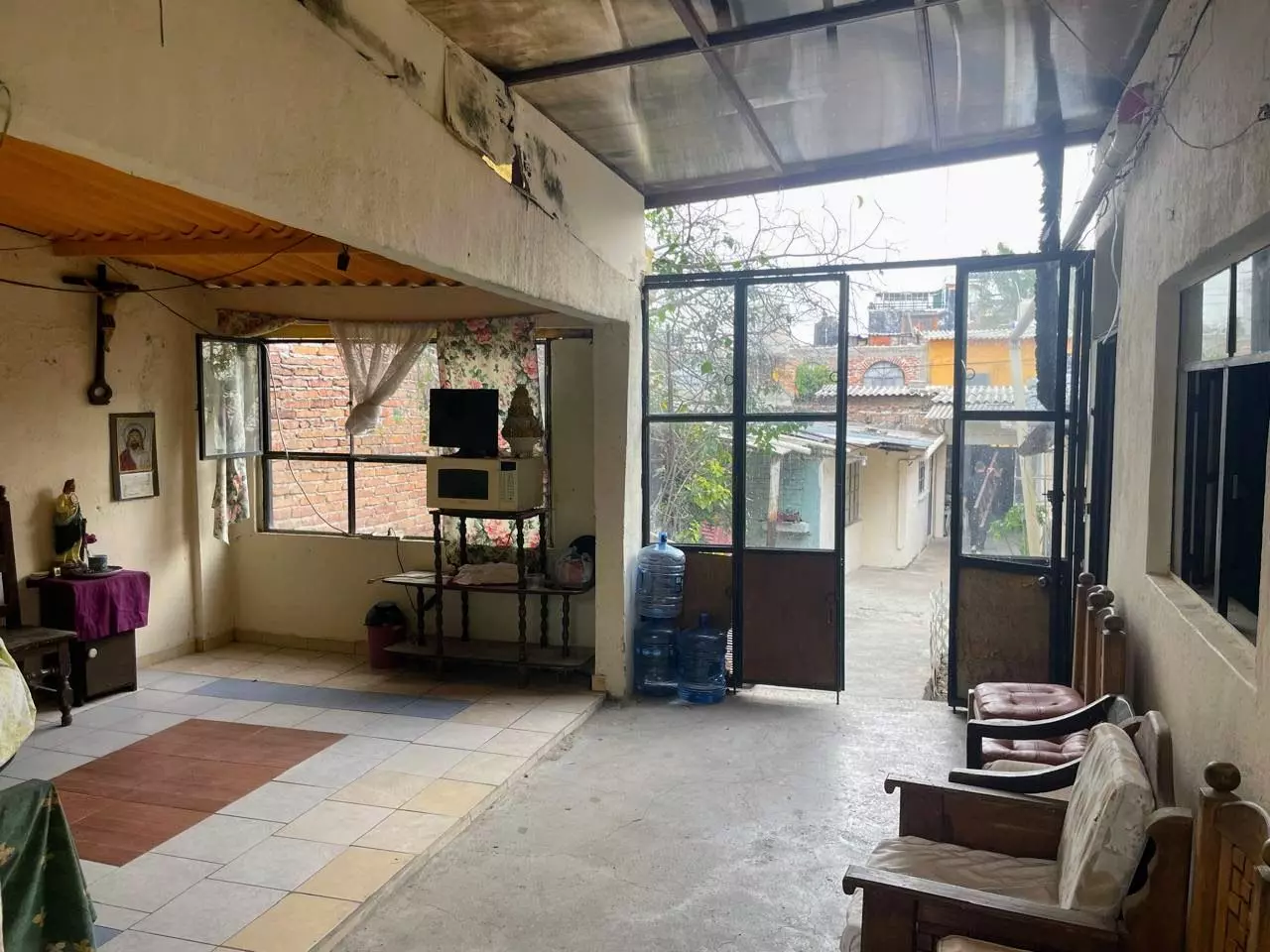 Casa Angelica — San Antonio, San Miguel de Allende — photo 4 — charming courtyard with abundant natural light